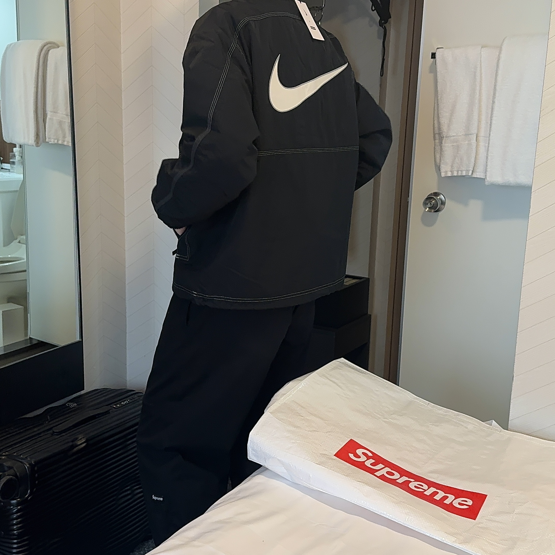 Supreme x Nike Ripstop Pullover Black - 24SS 착용 스타일