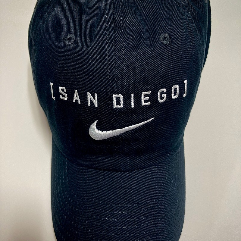 Nike MLB San Diego Padres Primetime Club Adjustable Hat 착용 스타일