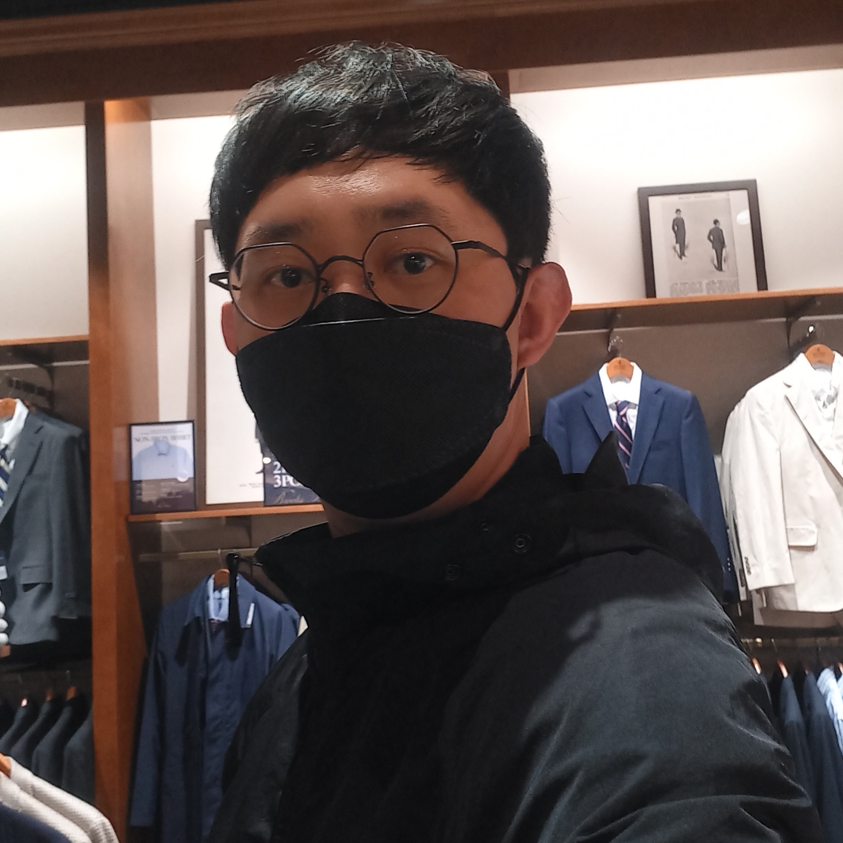 Stone Island 40130 Hyper Dense Nylon Raso Hooded Jacket Black - 23SS, Stone Island 313L1 T.CO+OLD Cargo Pants Black - 22FW 착용 스타일 - 2