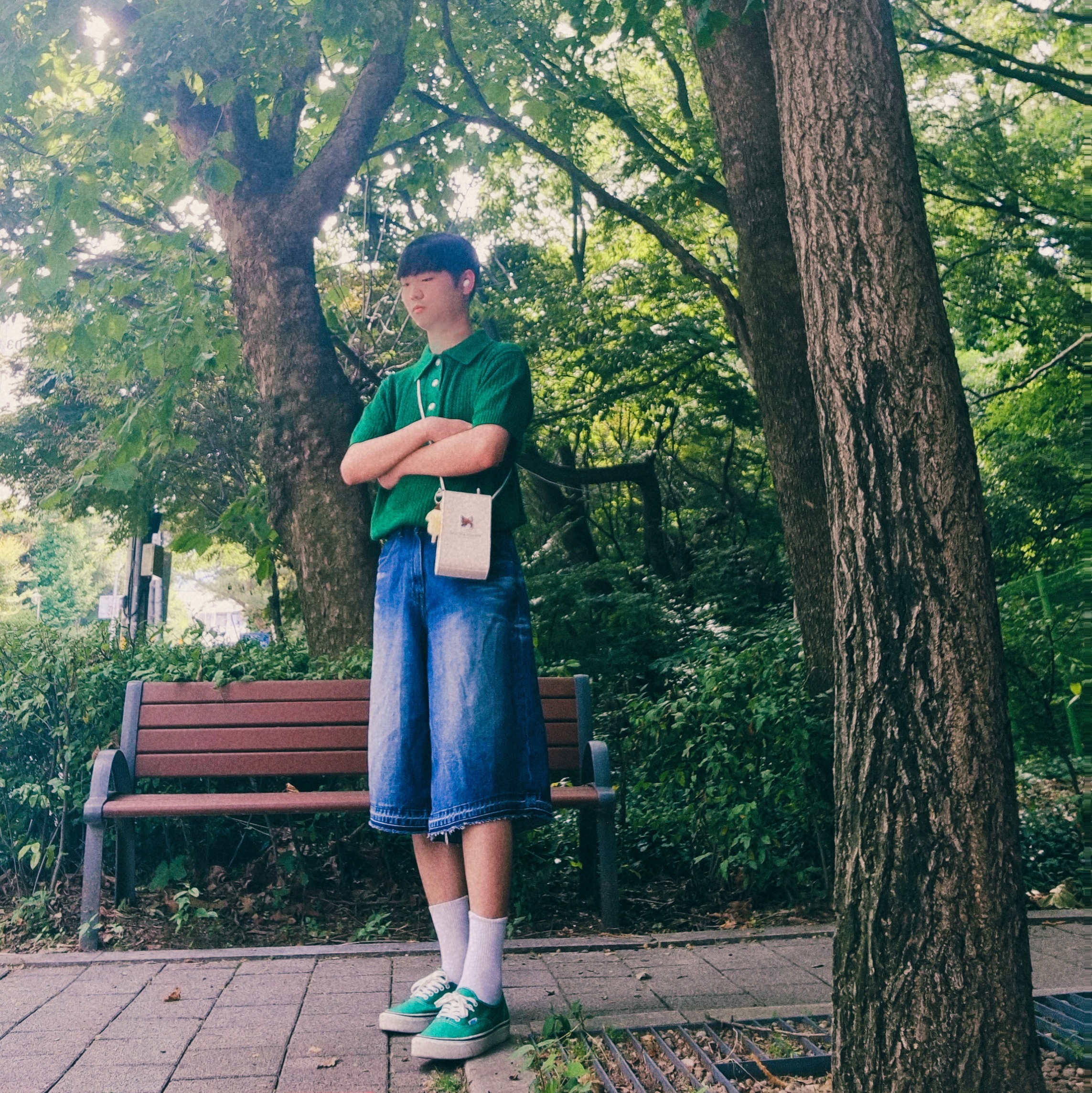 Maison Kitsune x Laneige Crossbody Bag, Vans Authentic 44 DX Anaheim Factory Emerald Green 착용 스타일