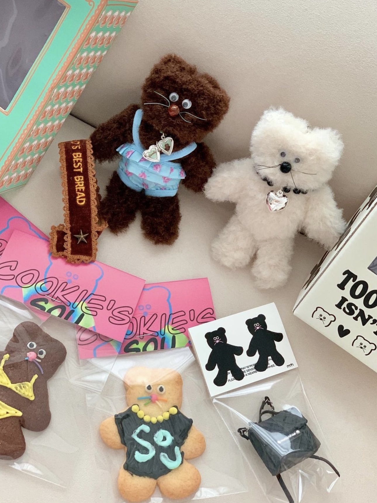 Monamhee x STU Namhee Brown, Monamhee Creami Keyring Cream - KREAM Exclusive 착용 스타일 - 5