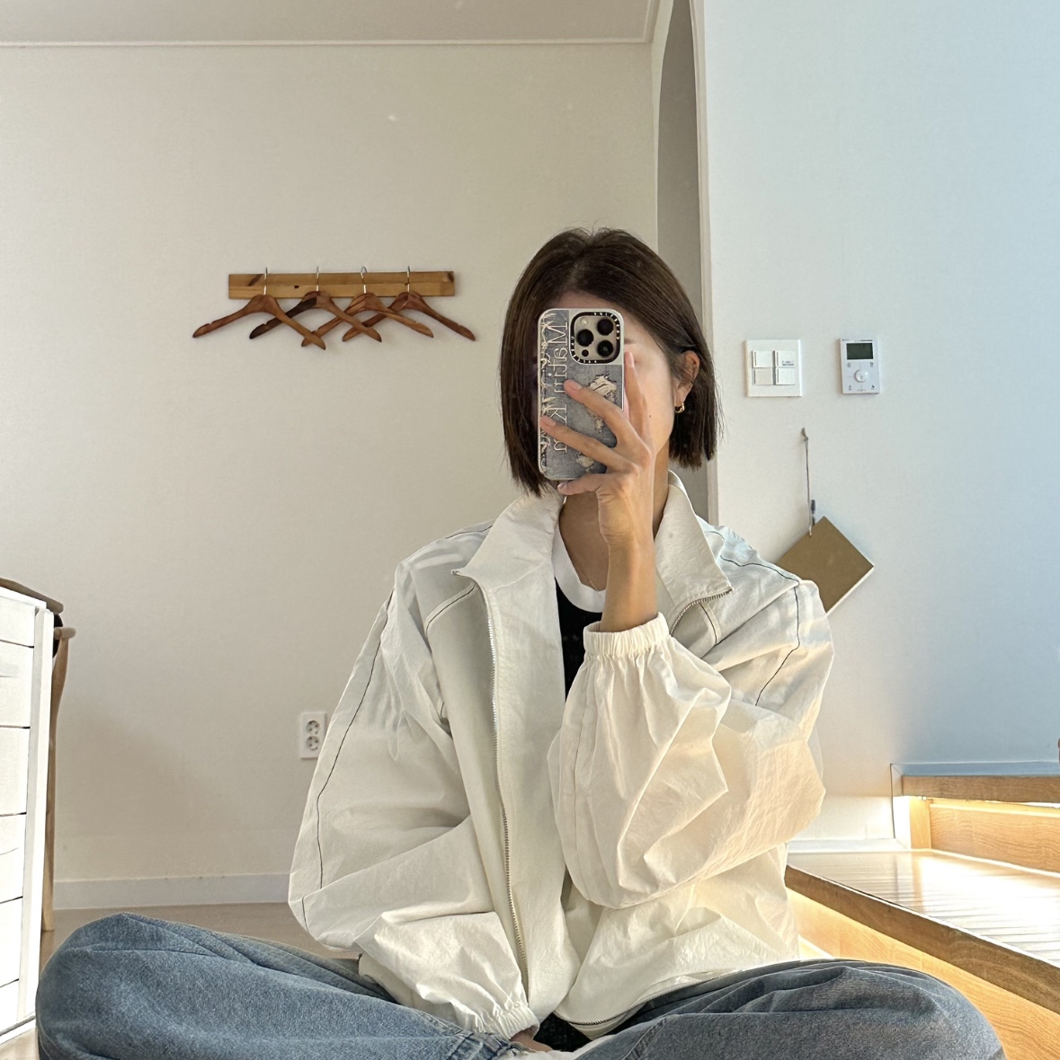 (W) Matin Kim Logo Coating Jumper Ivory, Adidas Adicolor Classics 3-Stripes T-Shirt Black - KR Sizing 착용 스타일