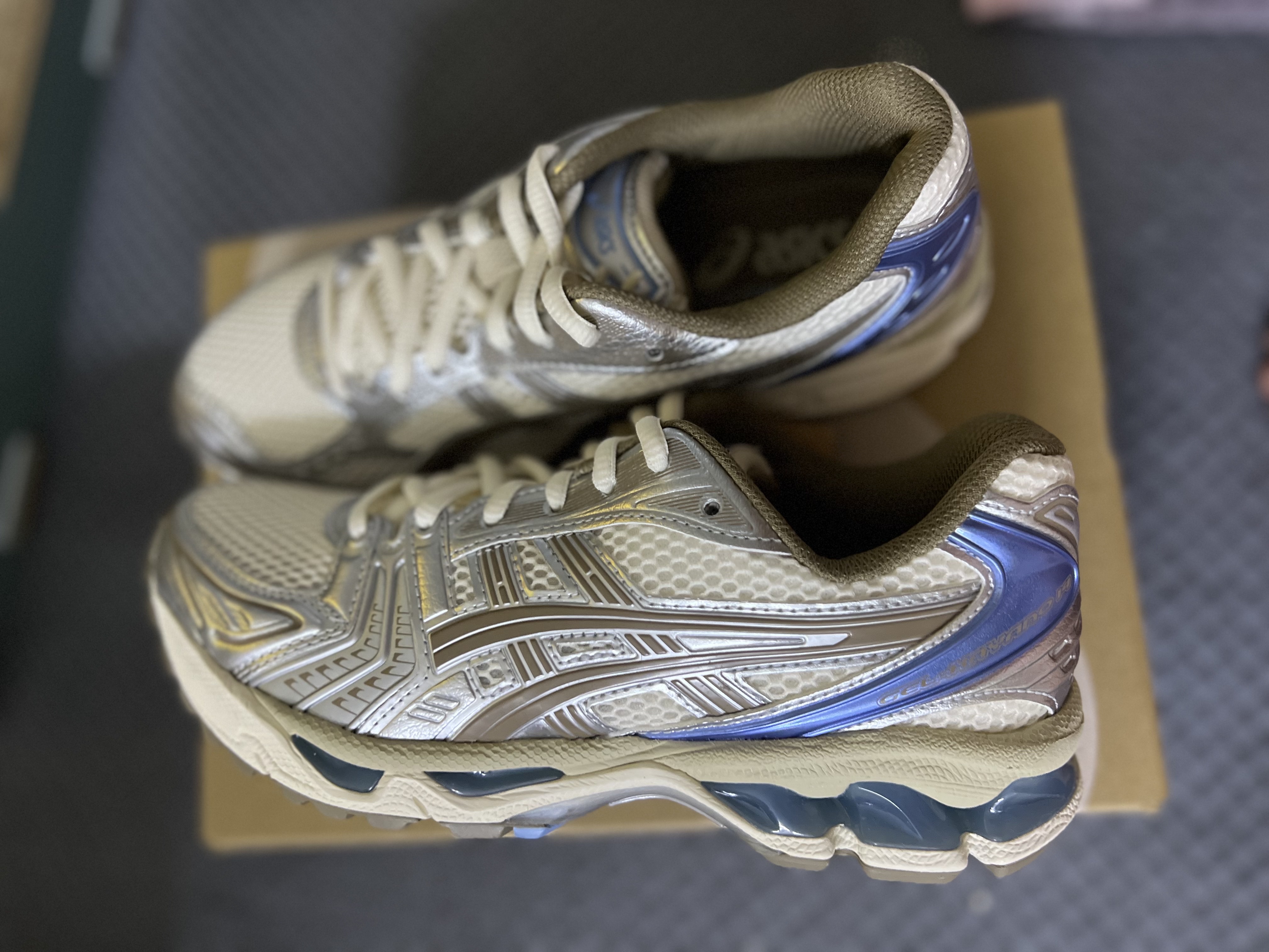 (W) Asics Gel-Kayano 14 Cream Pepper 착용 스타일