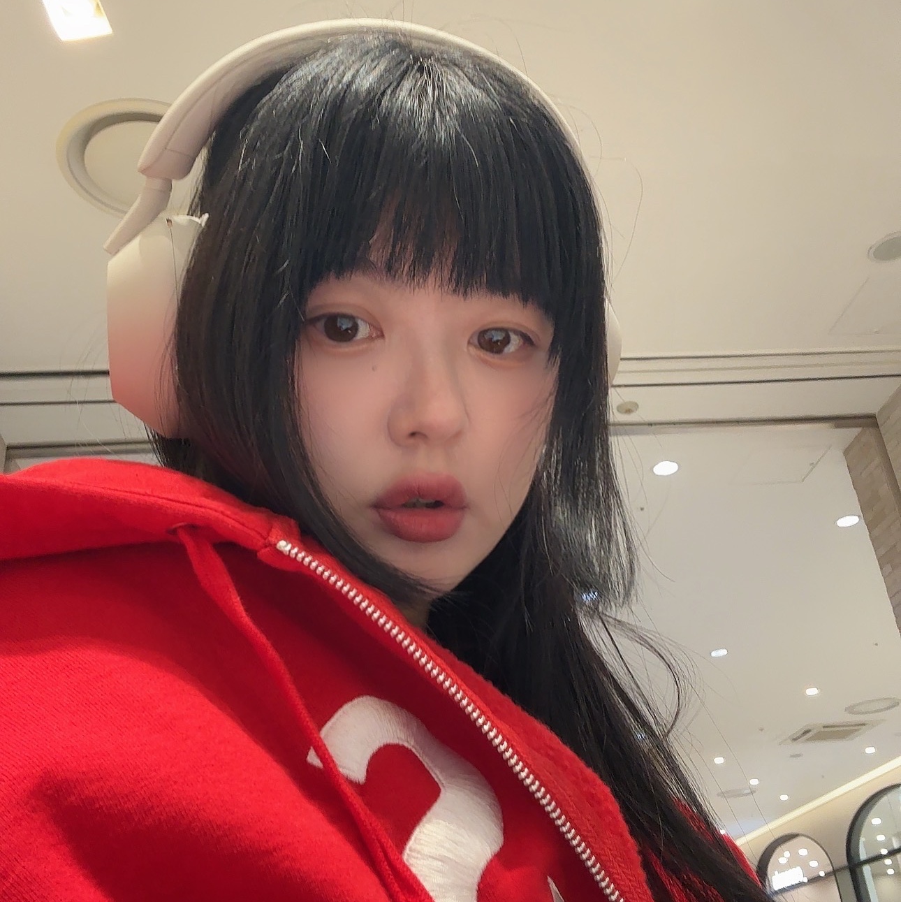Supreme $ Hooded Sweatshirt Red - 24SS, Sony WH-1000XM5 Silver (Korean Ver.) 착용 스타일 - 2