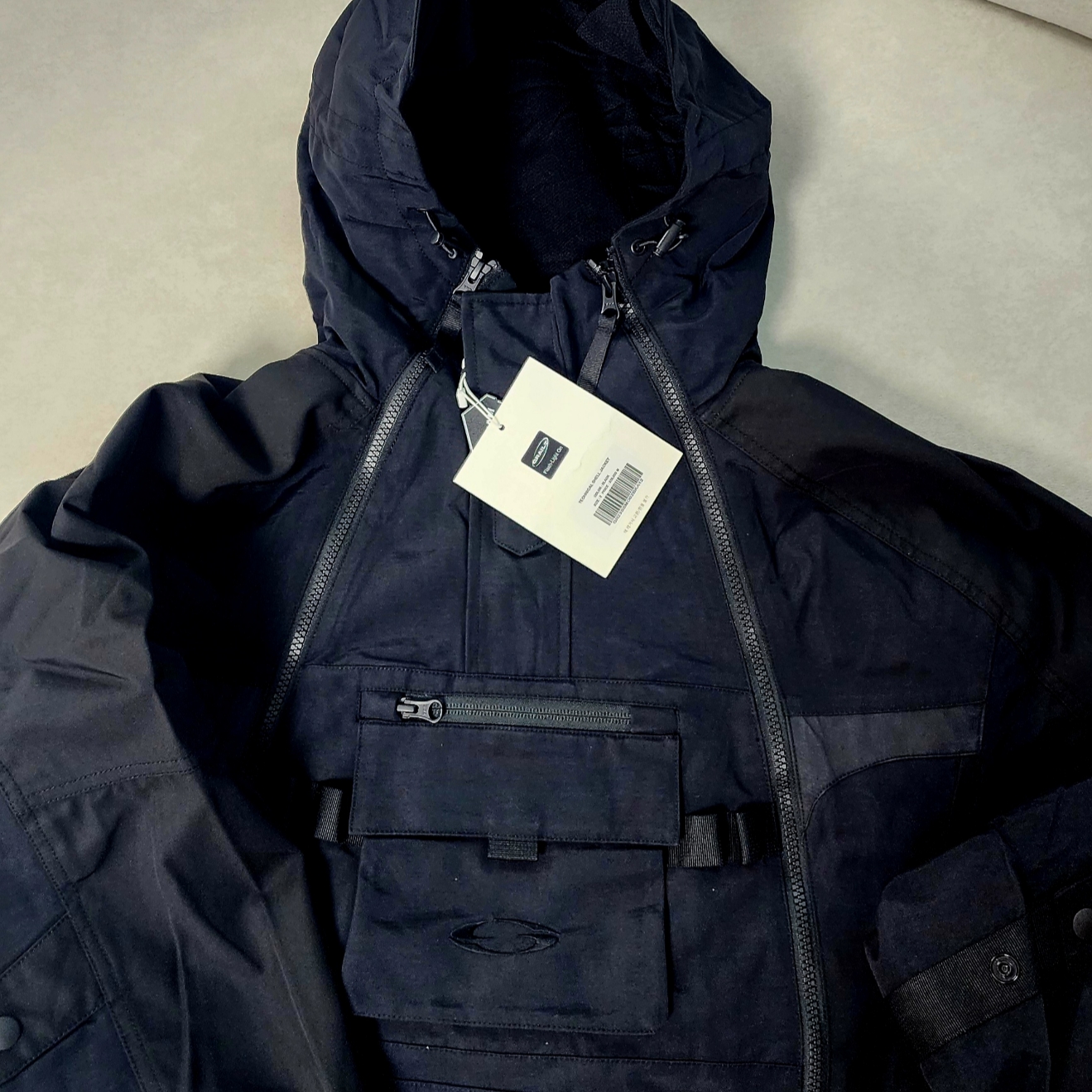 Grailz Technical Shell Jacket Black 착용 스타일 - 2