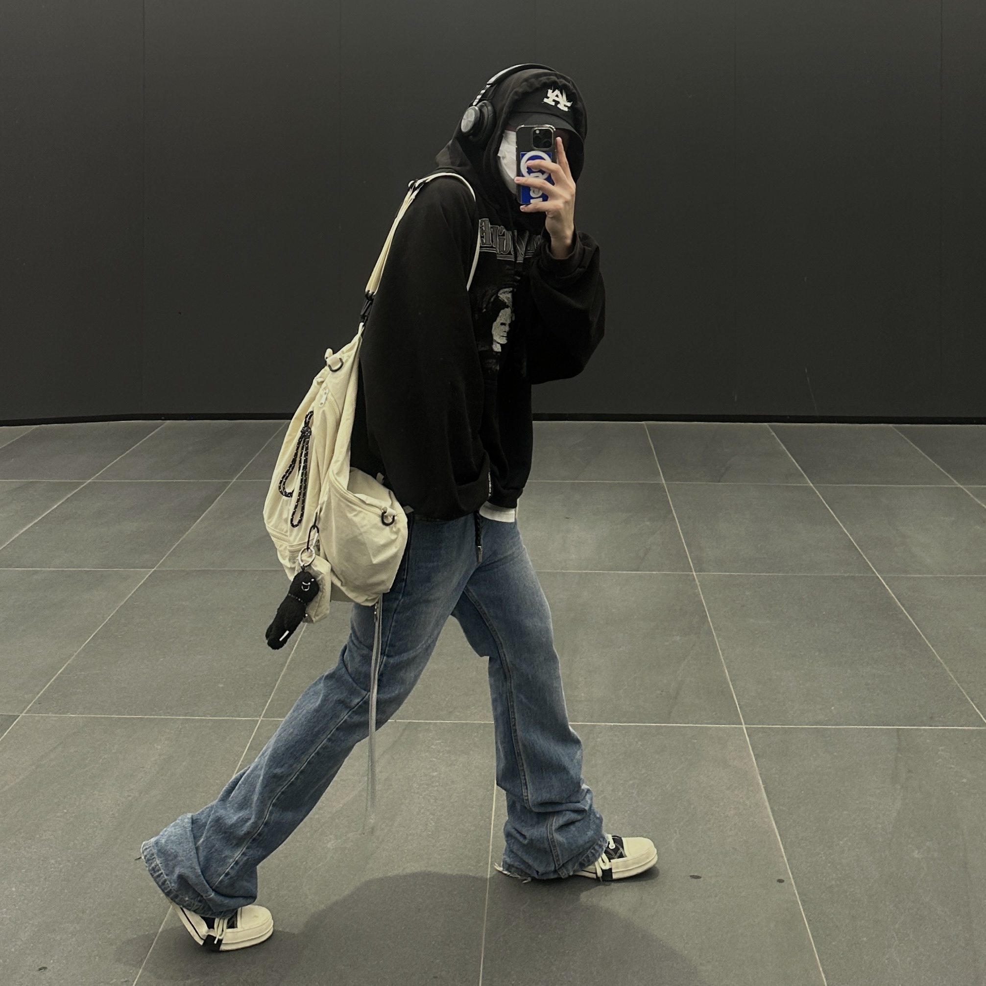 Project G/R Mind Slaughter Vintage Washeed Hoodie Black, Human Made Military Card Case Black 착용 스타일 - 2