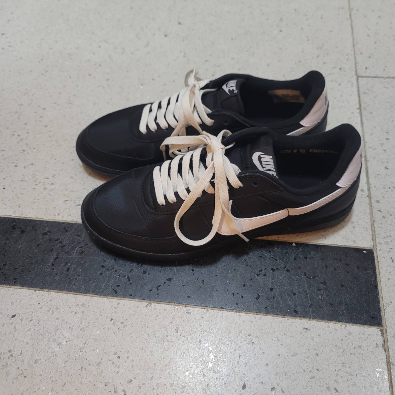Nike Field General 82 SP Black and White 착용 스타일