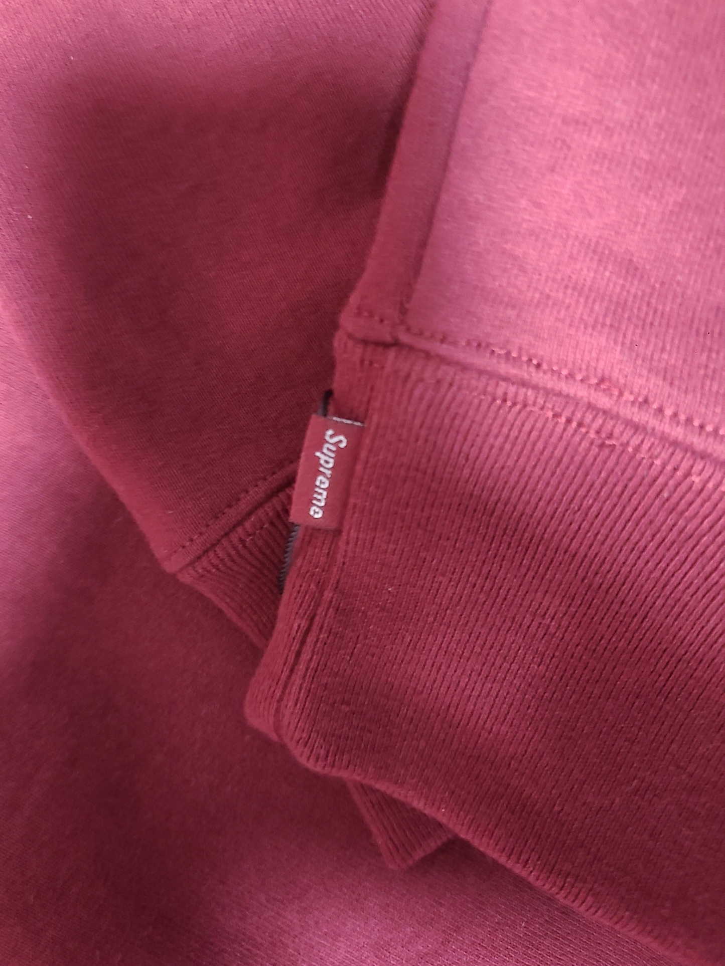 Supreme Box Logo Crewneck Cardinal - 22FW 착용 스타일 - 3