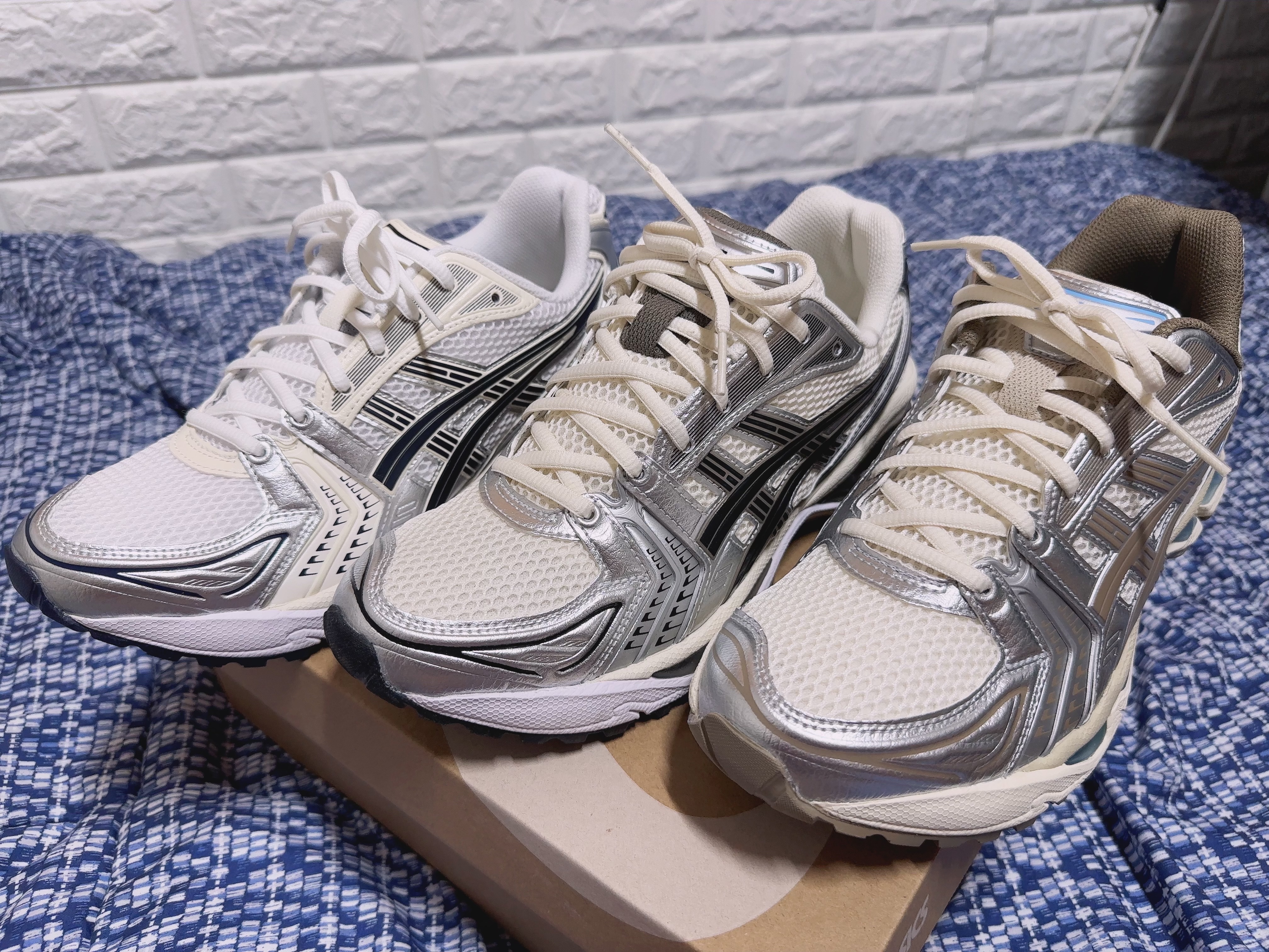 (W) Asics Gel-Kayano 14 White Midnight, (W) Asics Gel-Kayano 14 Cream Pepper 착용 스타일 - 3