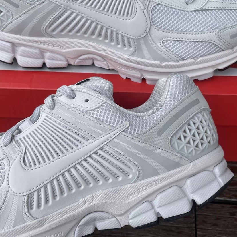 Nike Zoom Vomero 5 SP Vast Grey 2023 착용 스타일