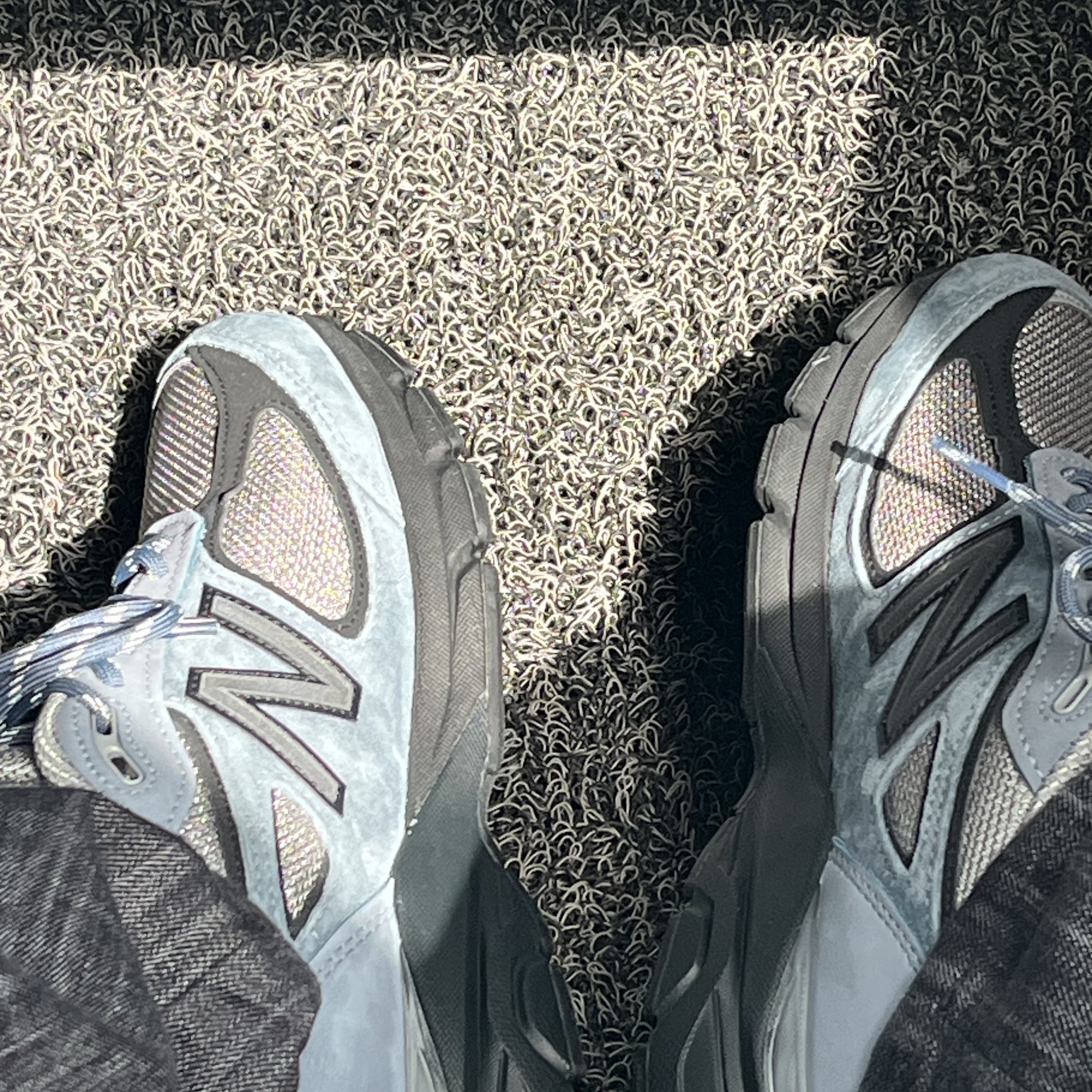 New Balance 990v4 Made in USA Arctic Grey 착용 스타일