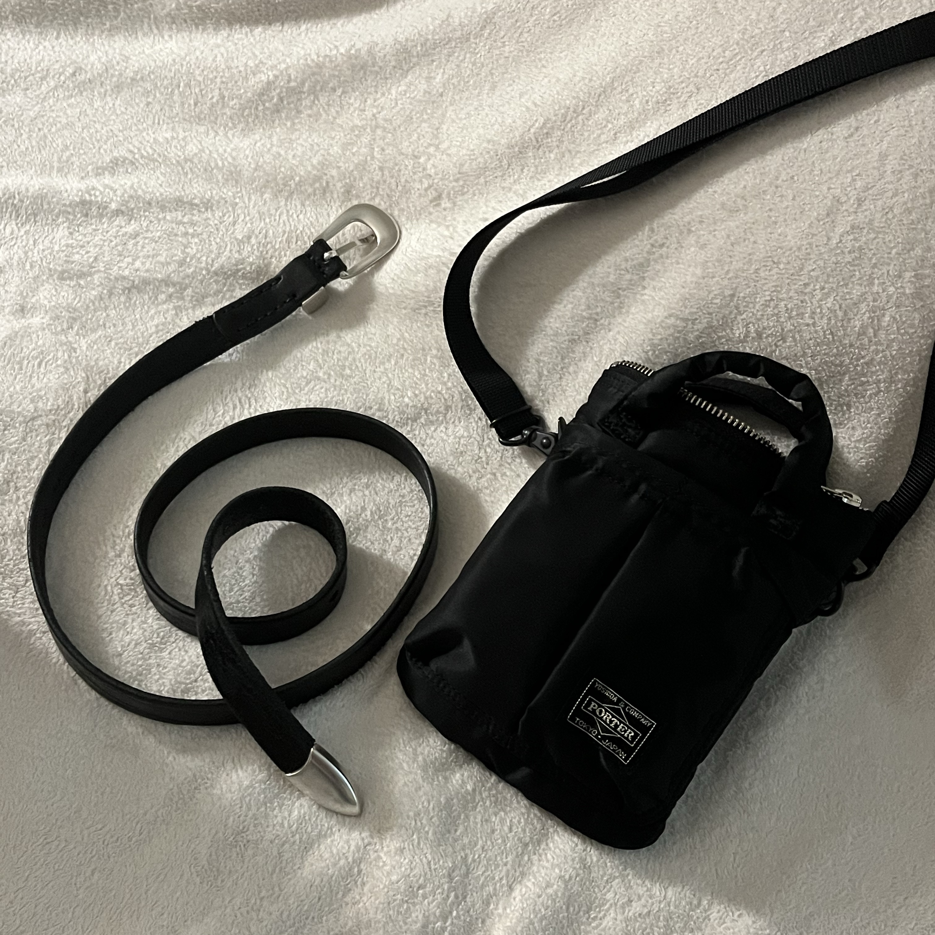 Porter Howl Helmet Bag Mini Black 착용 스타일
