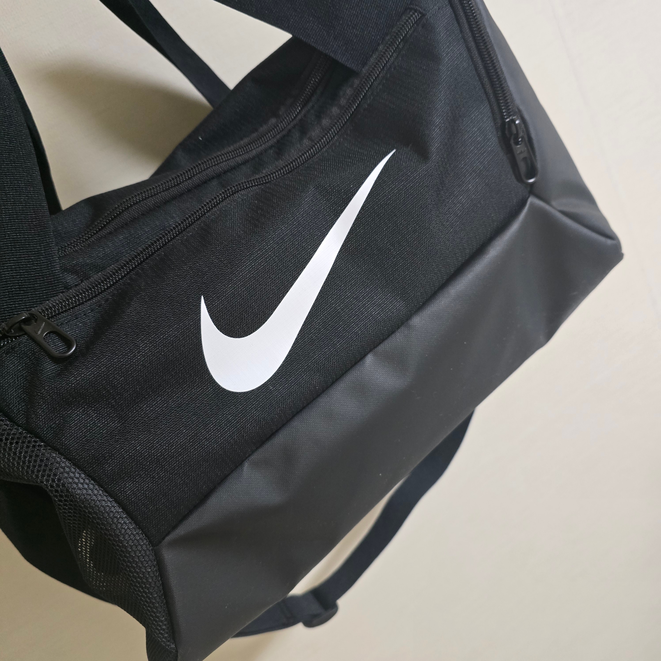 Nike Brasilia 9.5 Training Duffle Bag Extra Small 25L Black 착용 스타일