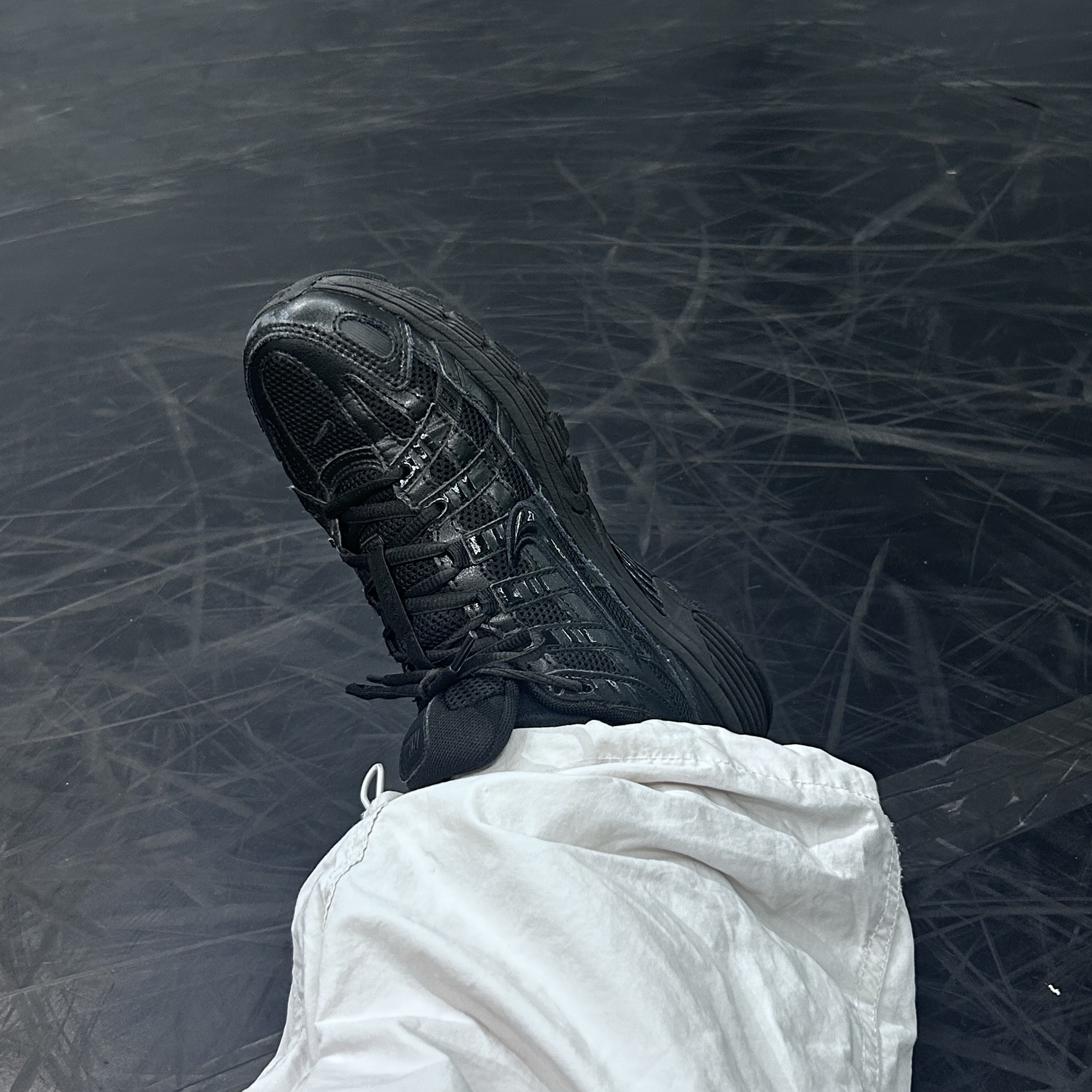 (W) Nike P-6000 Triple Black 착용 스타일