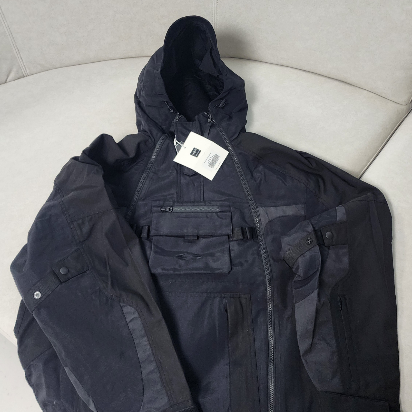 Grailz Technical Shell Jacket Black 착용 스타일 - 1