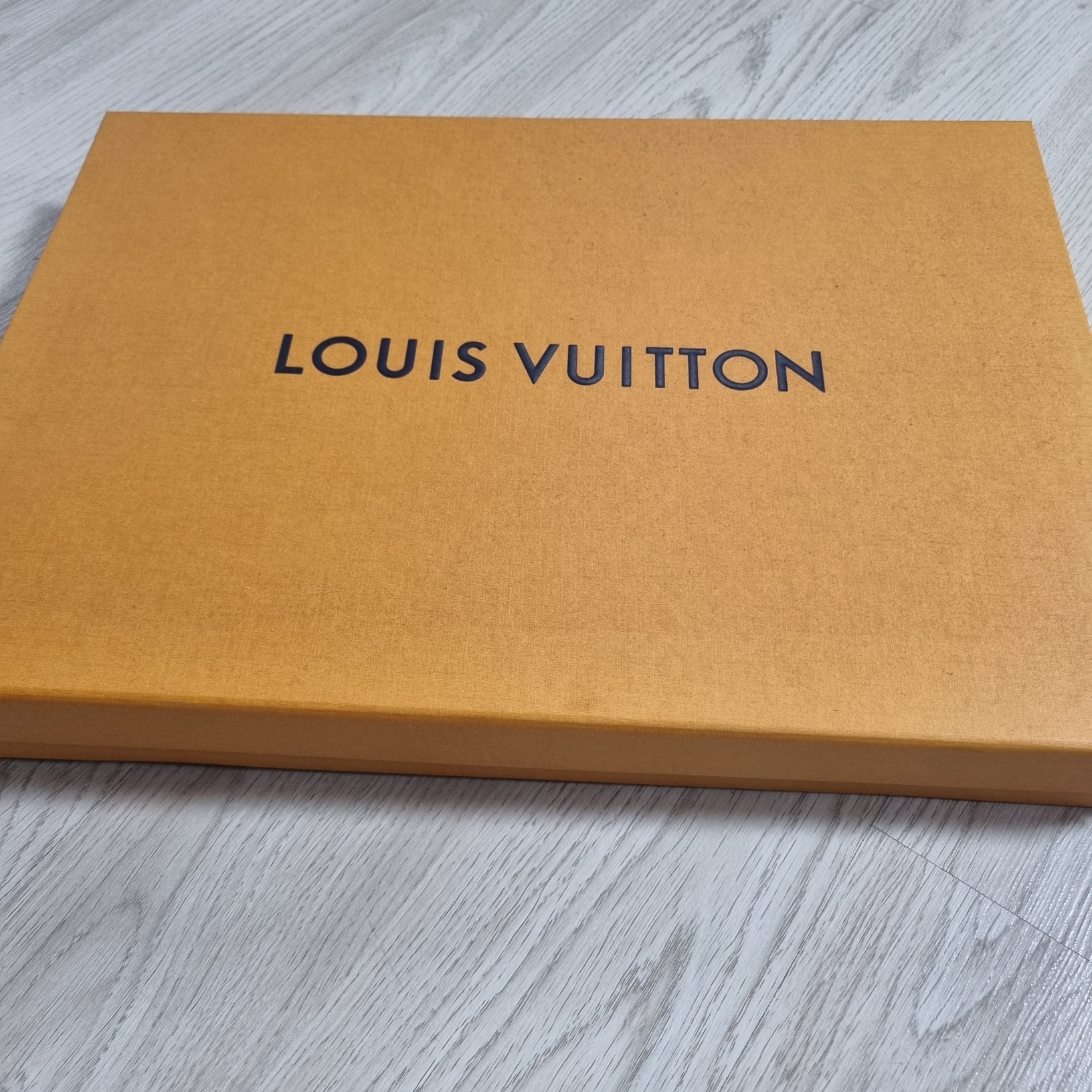 Louis Vuitton Discovery Pochette Monogram Eclipse 착용 스타일 - 1