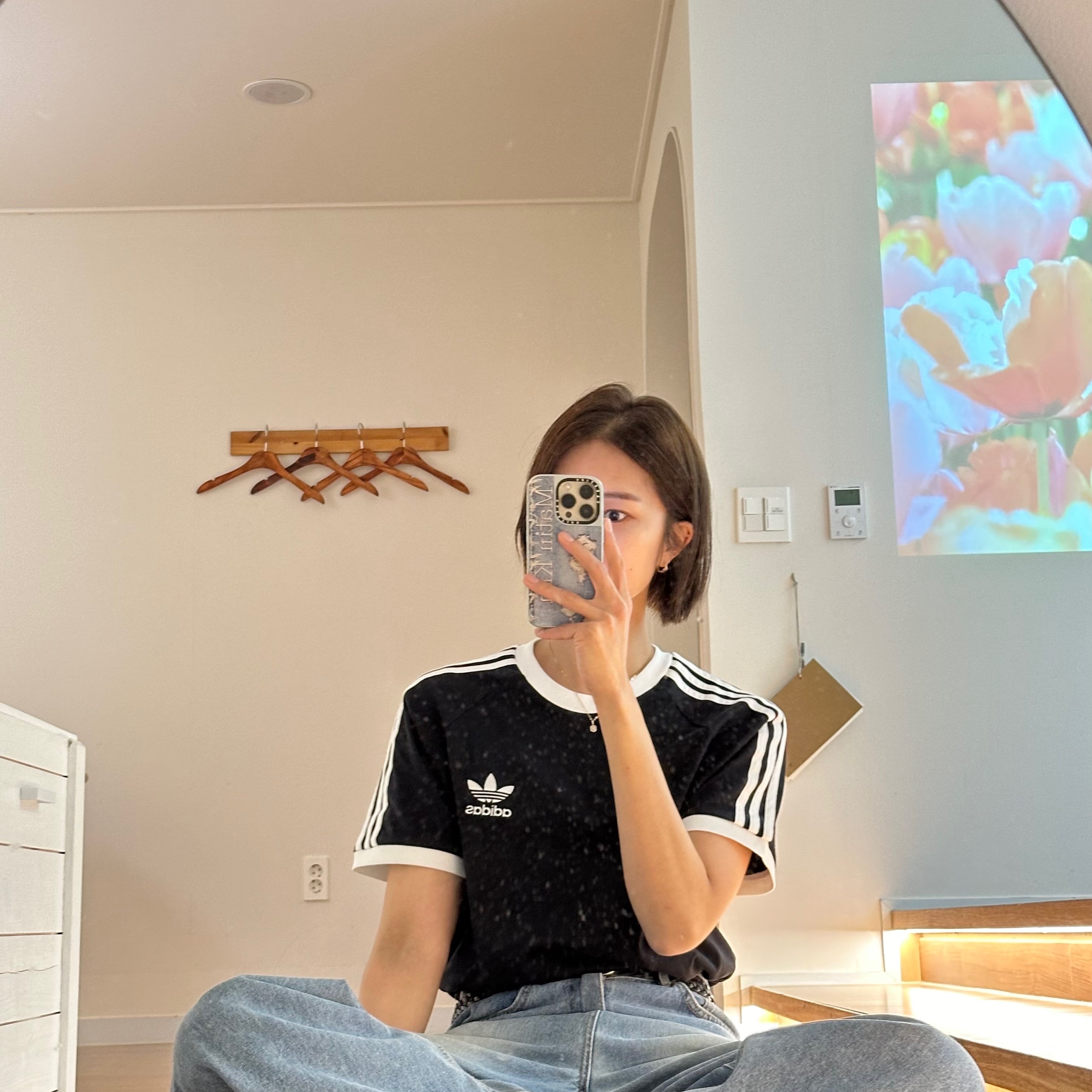Adidas Adicolor Classics 3-Stripes T-Shirt Black - KR Sizing, Casetify x Matin Kim iPhone Destroyed Denim Magsafe Mirror Case Silver 착용 스타일