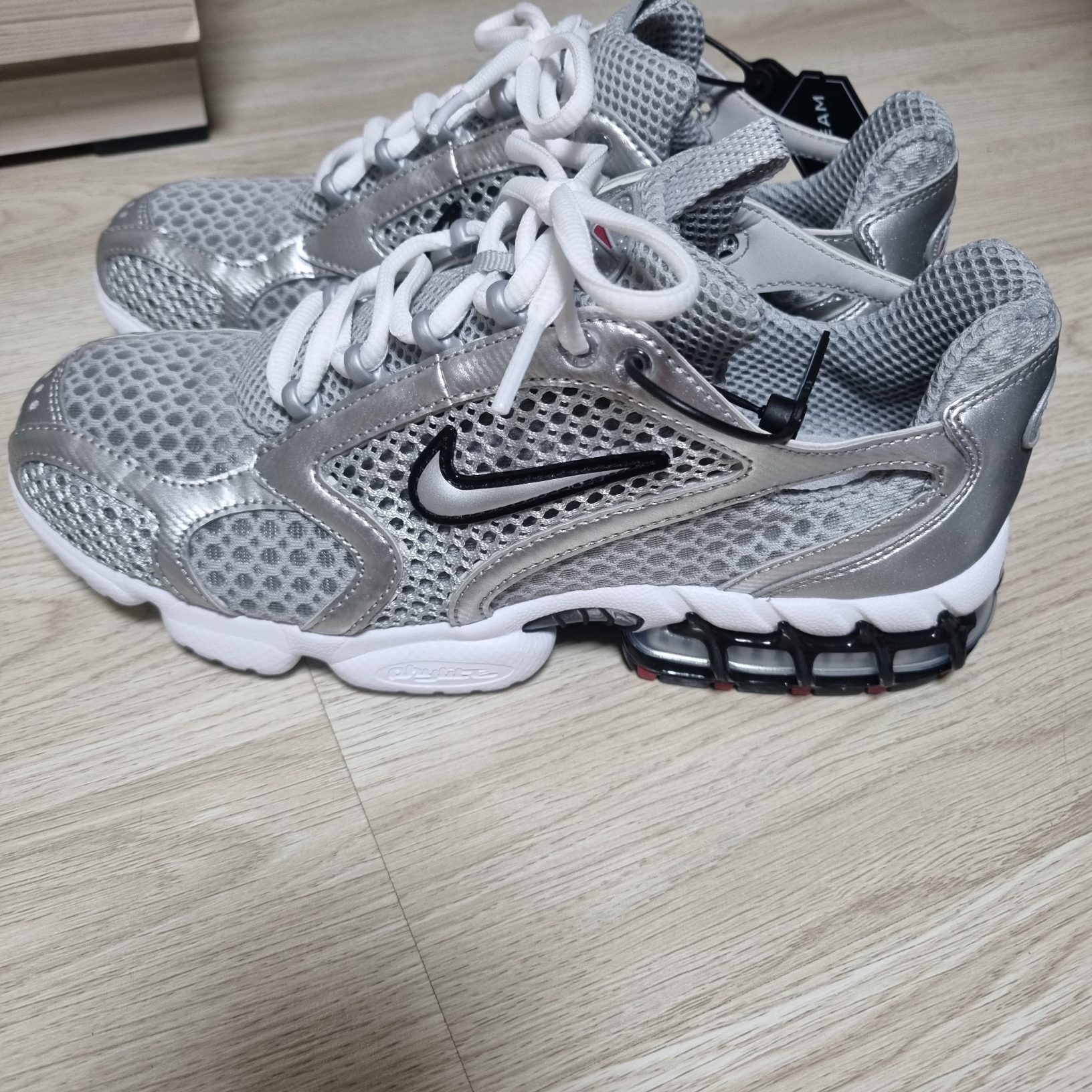 Nike Air Zoom Spiridon Cage 2 Metallic Silver 착용 스타일
