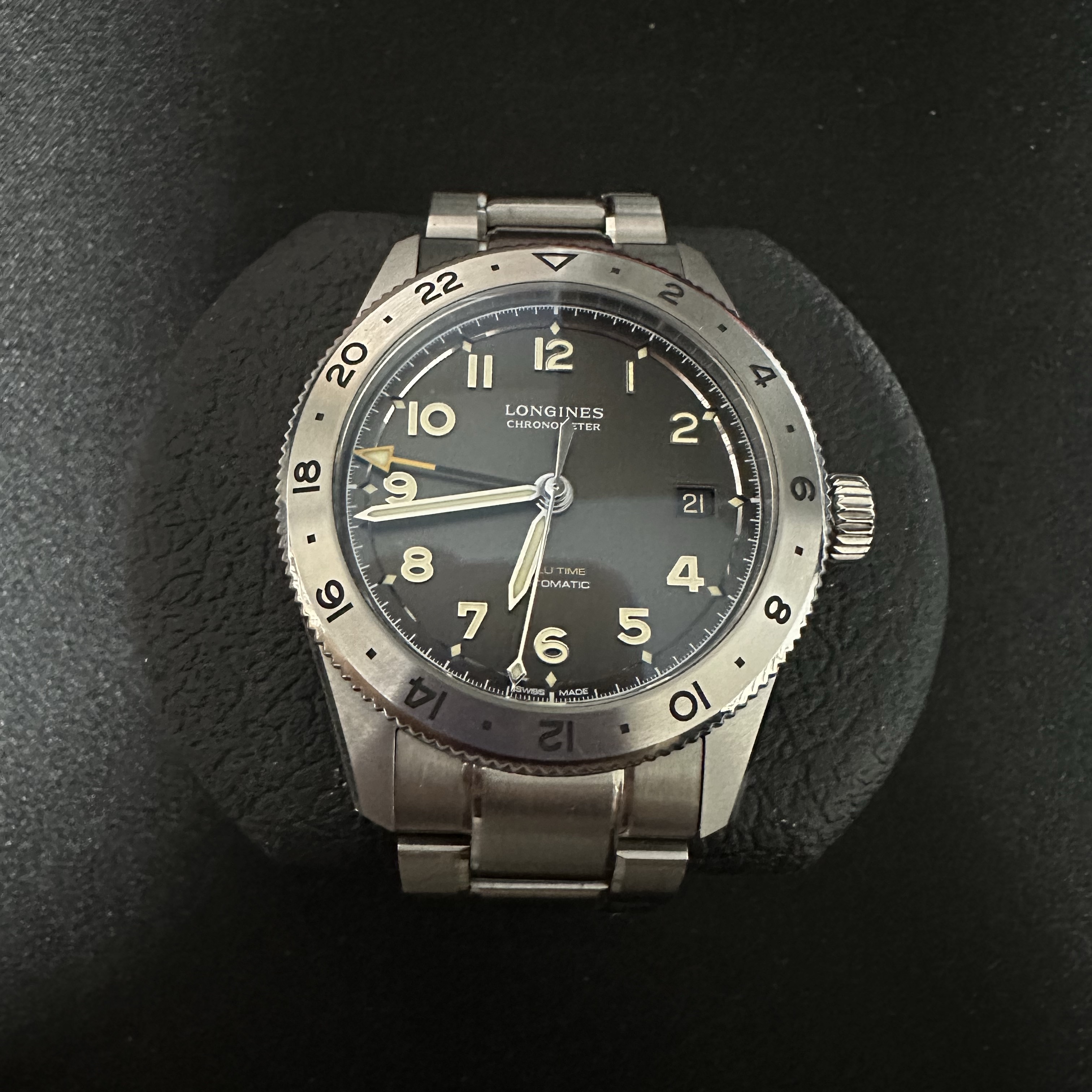 Longines x Hodinkee Limited Edition Spirit Zulu Time Automatic Titanium Washed Black 착용 스타일 - 2