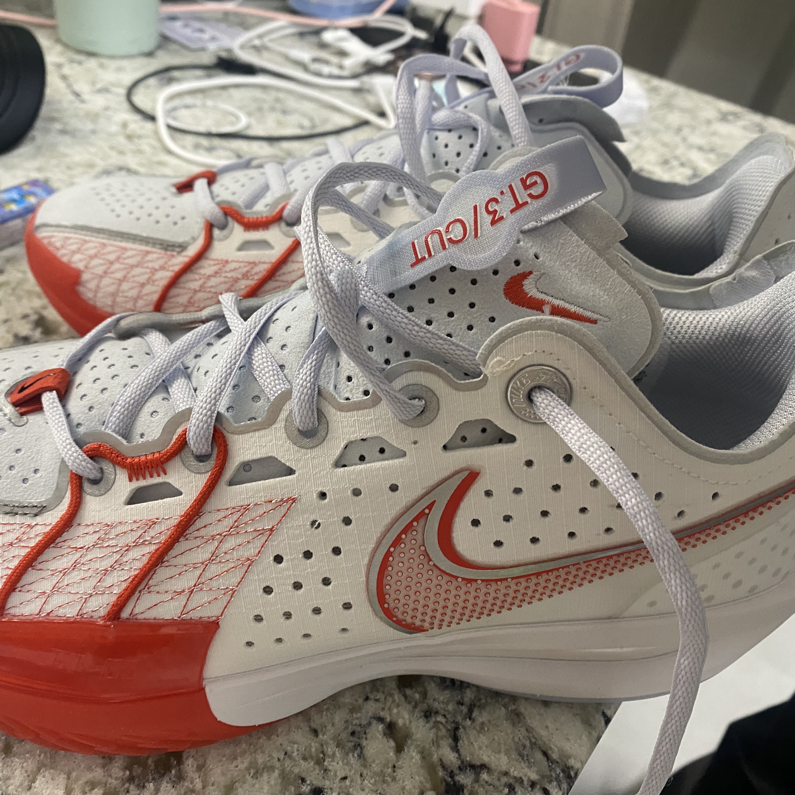 Nike Air Zoom GT Cut 3 EP Summit White Picante Red 착용 스타일 - 3