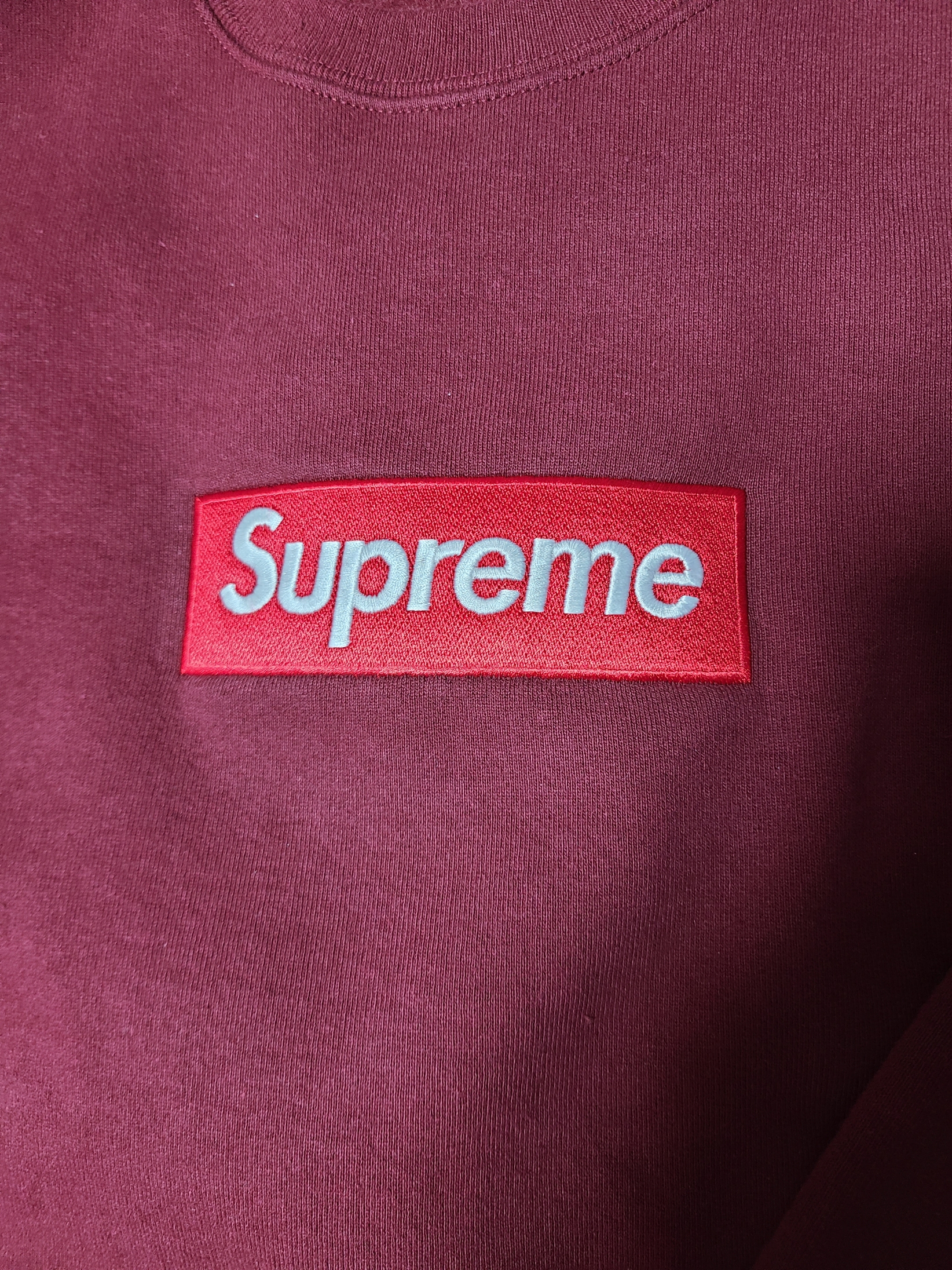 Supreme Box Logo Crewneck Cardinal - 22FW 착용 스타일 - 2