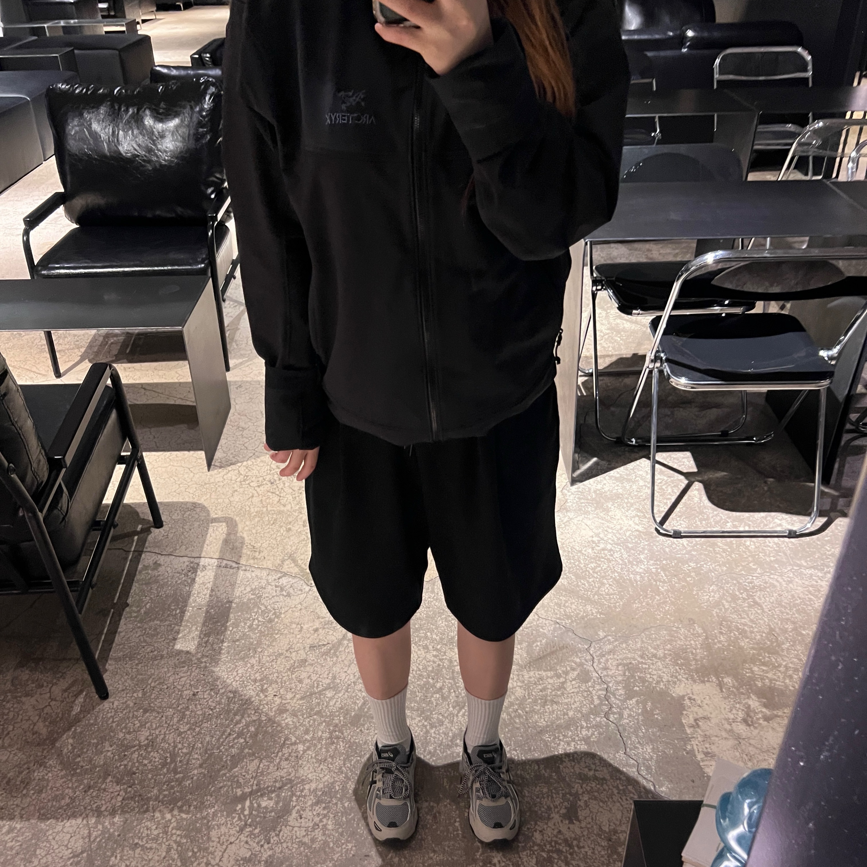 Asics Gel-Venture 6 Feather Grey Black, Arc'teryx Gamma LT Hoody Black 착용 스타일