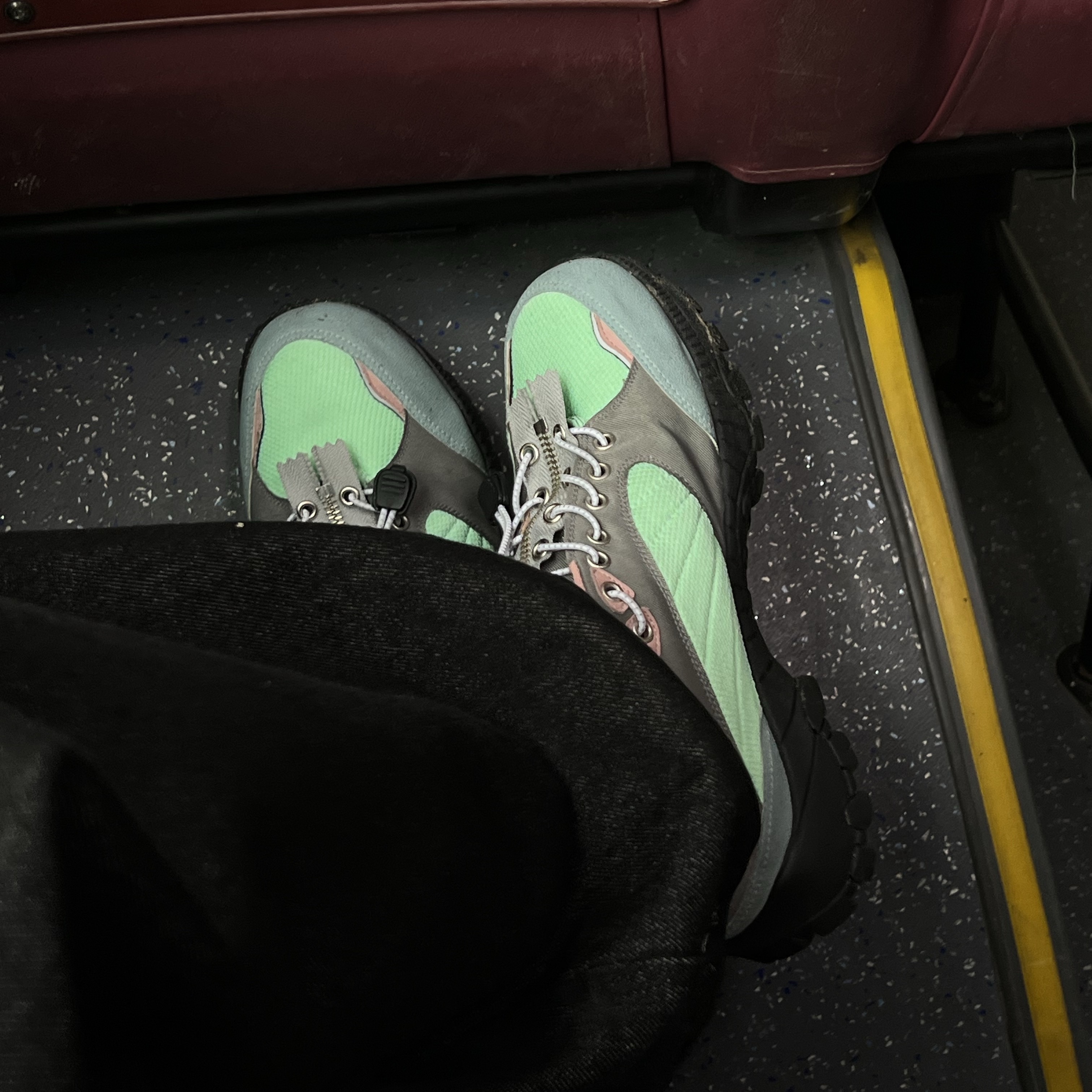 NOTTZ X JOEGUSH Zipper Tracking Shoes MULTI 착용 스타일