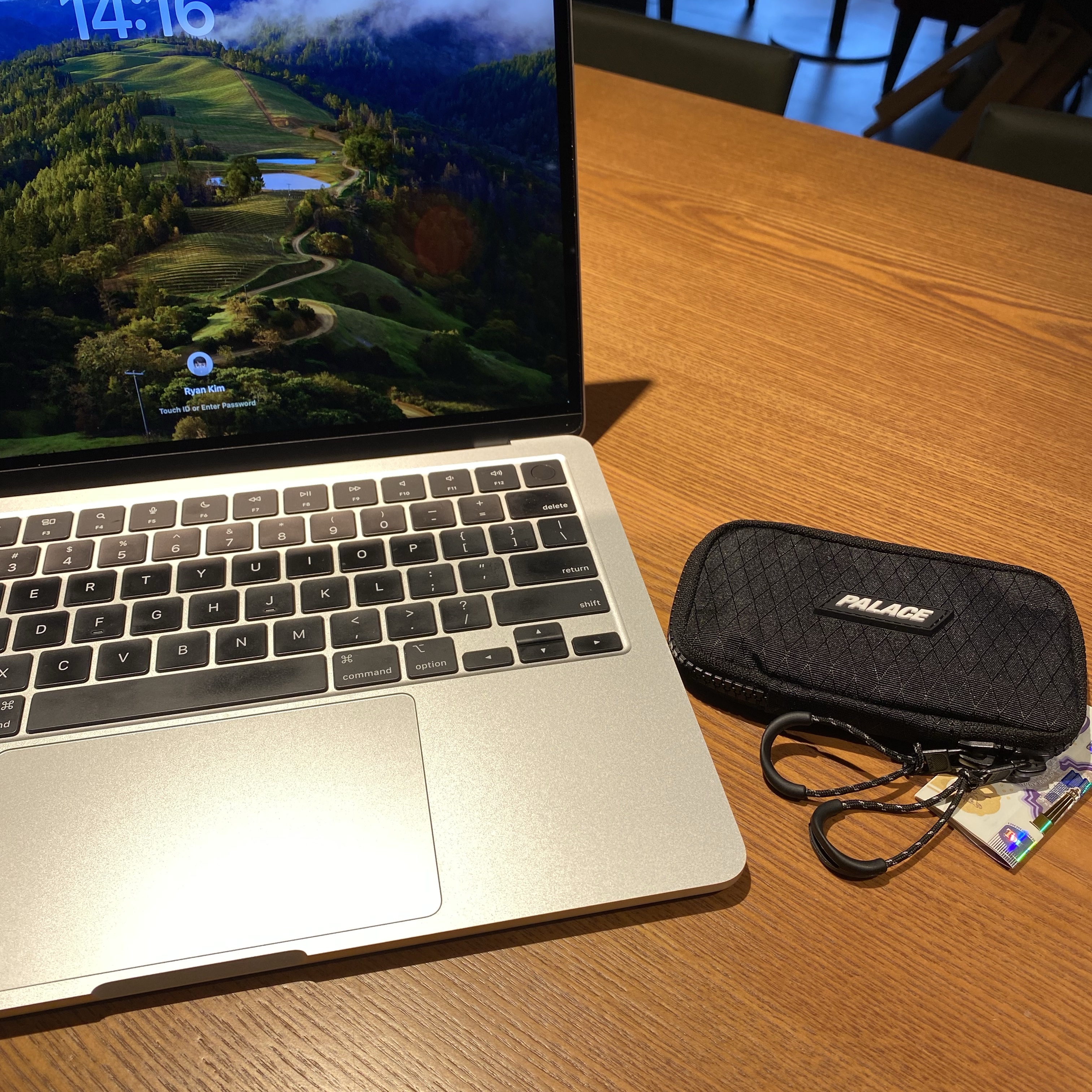 Palace Cordura Y-Rip Card Wallet Black - 24SS 착용 스타일