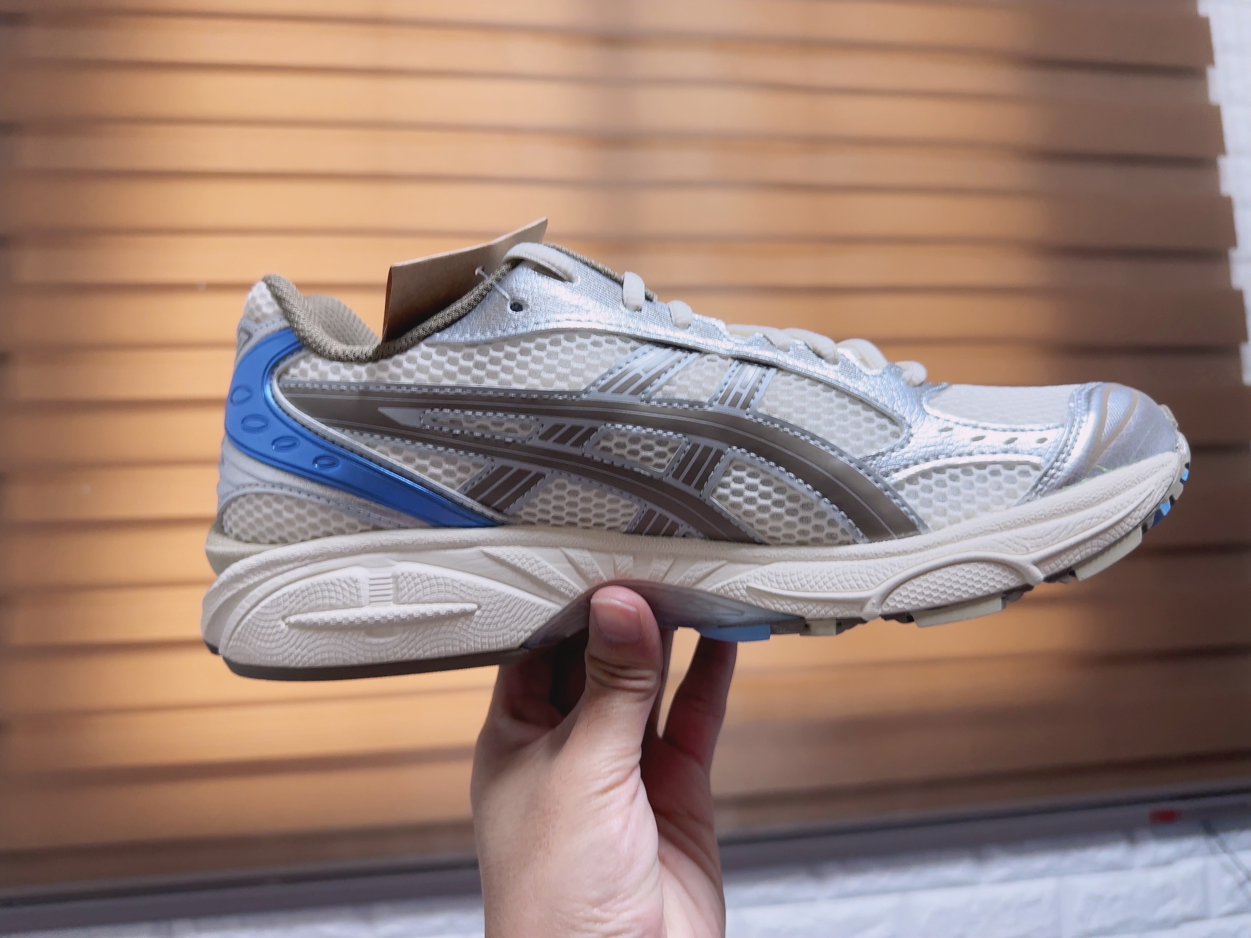 (W) Asics Gel-Kayano 14 Cream Pepper 착용 스타일 - 3