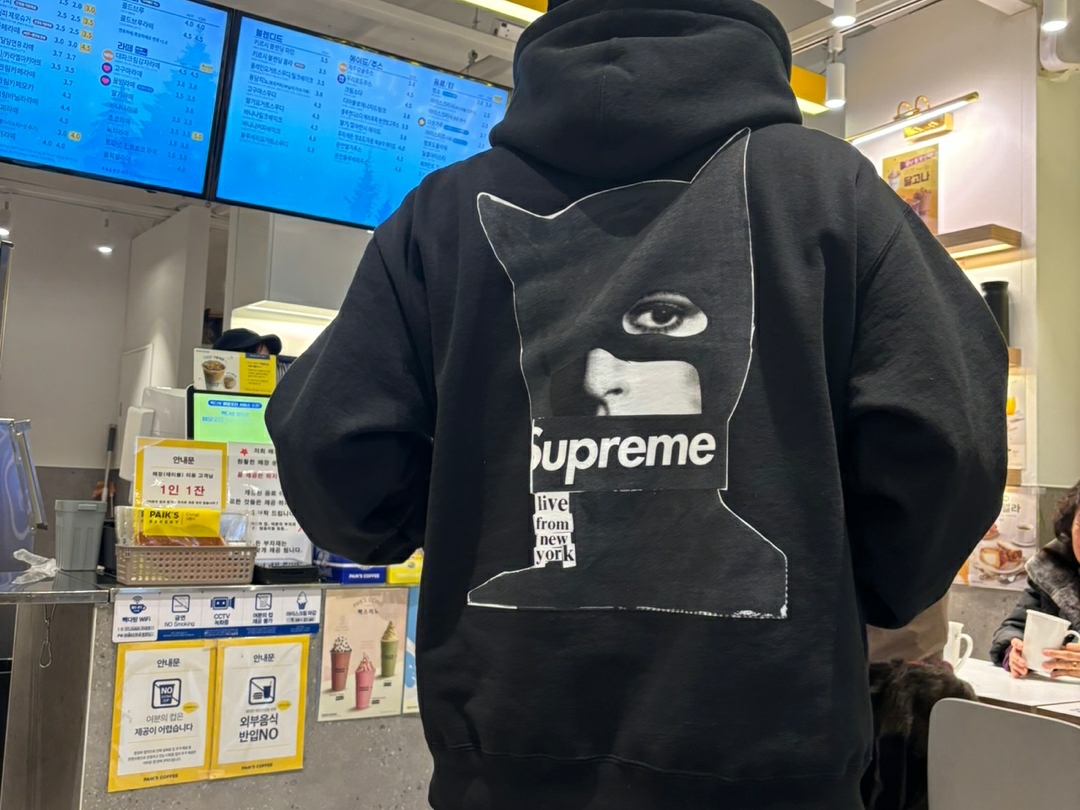 Supreme Catwoman Hooded Sweatshirt Black - 23FW 착용 스타일 - 2