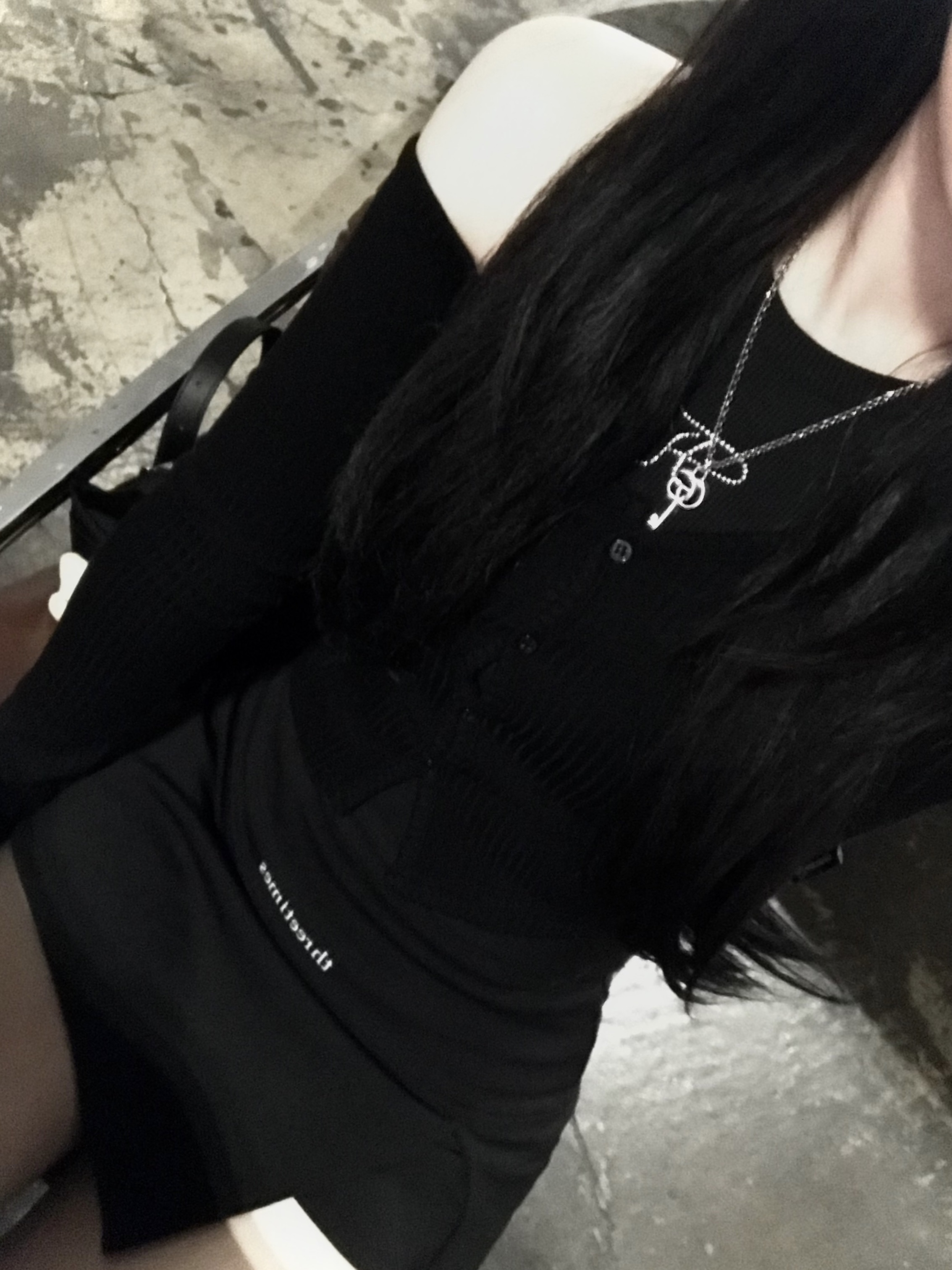 Gucci Double G Key Necklace Silver 착용 스타일