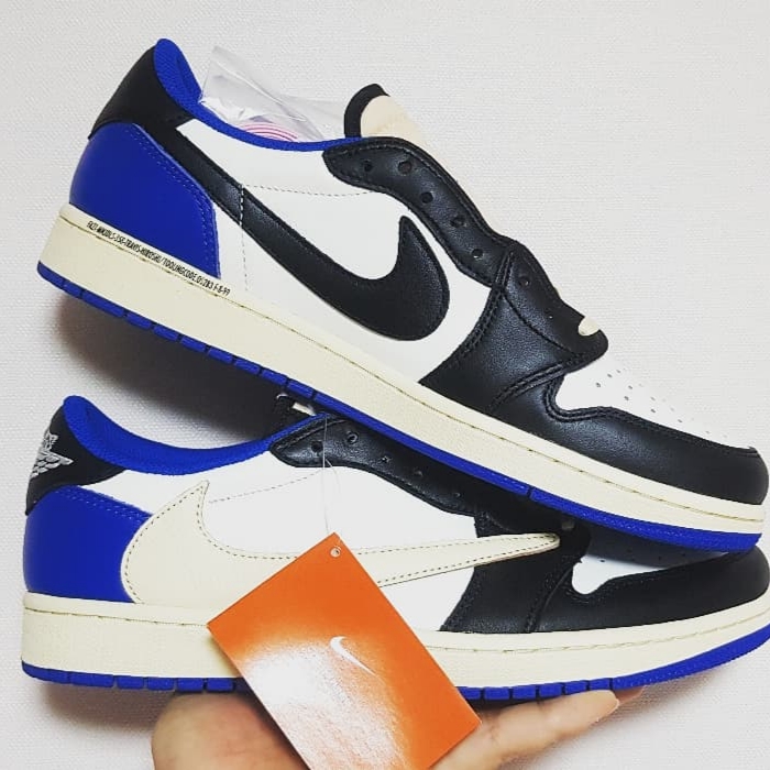 Jordan 1 x Travis Scott x Fragment Retro Low OG SP Military Blue 착용 스타일