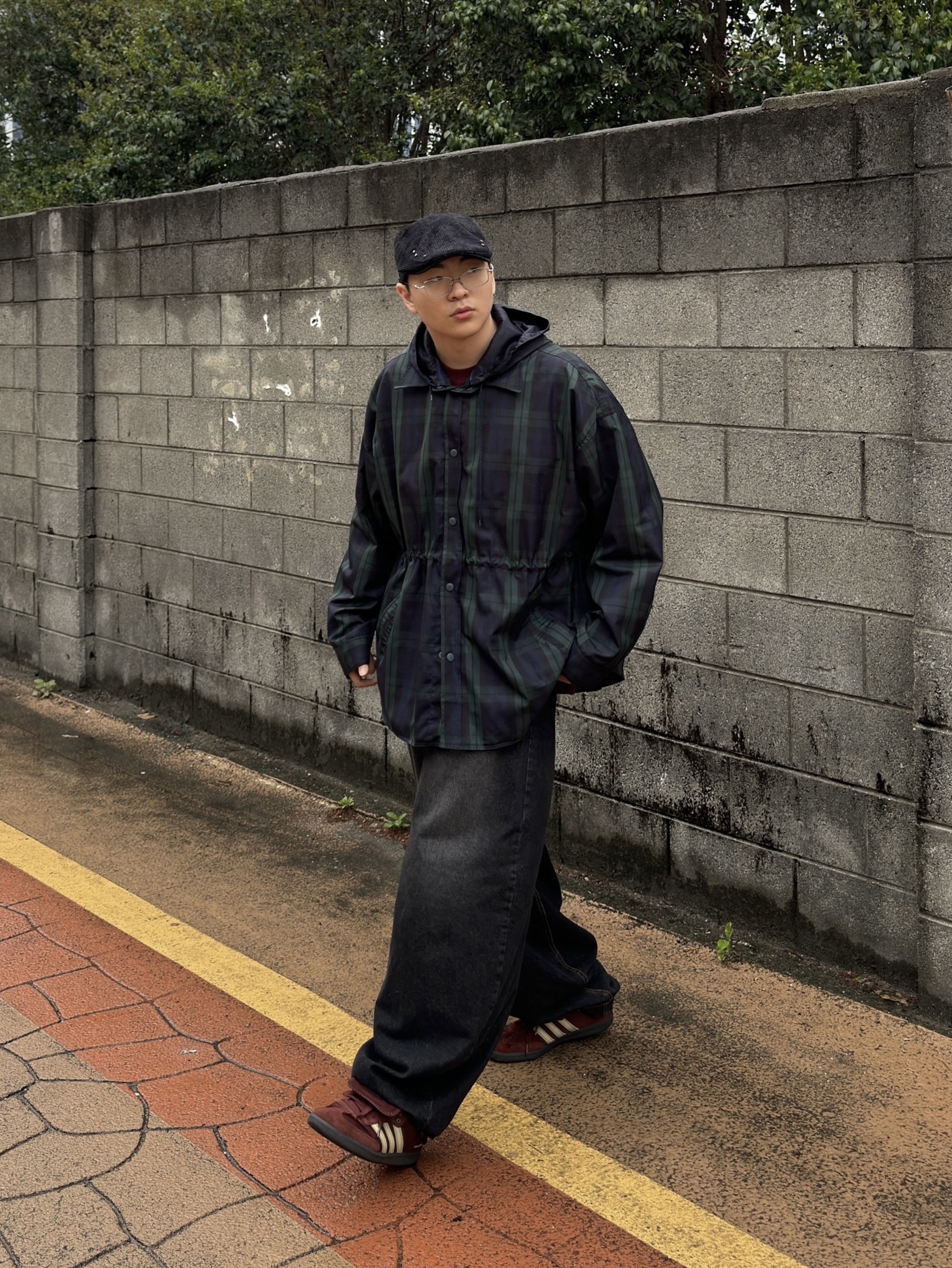 Adidas x Wales Bonner Nylon Samba Fox Brown Sandy Beige, Nos Couleurs Paisley Rivet Hunting Cap Black 착용 스타일 - 5