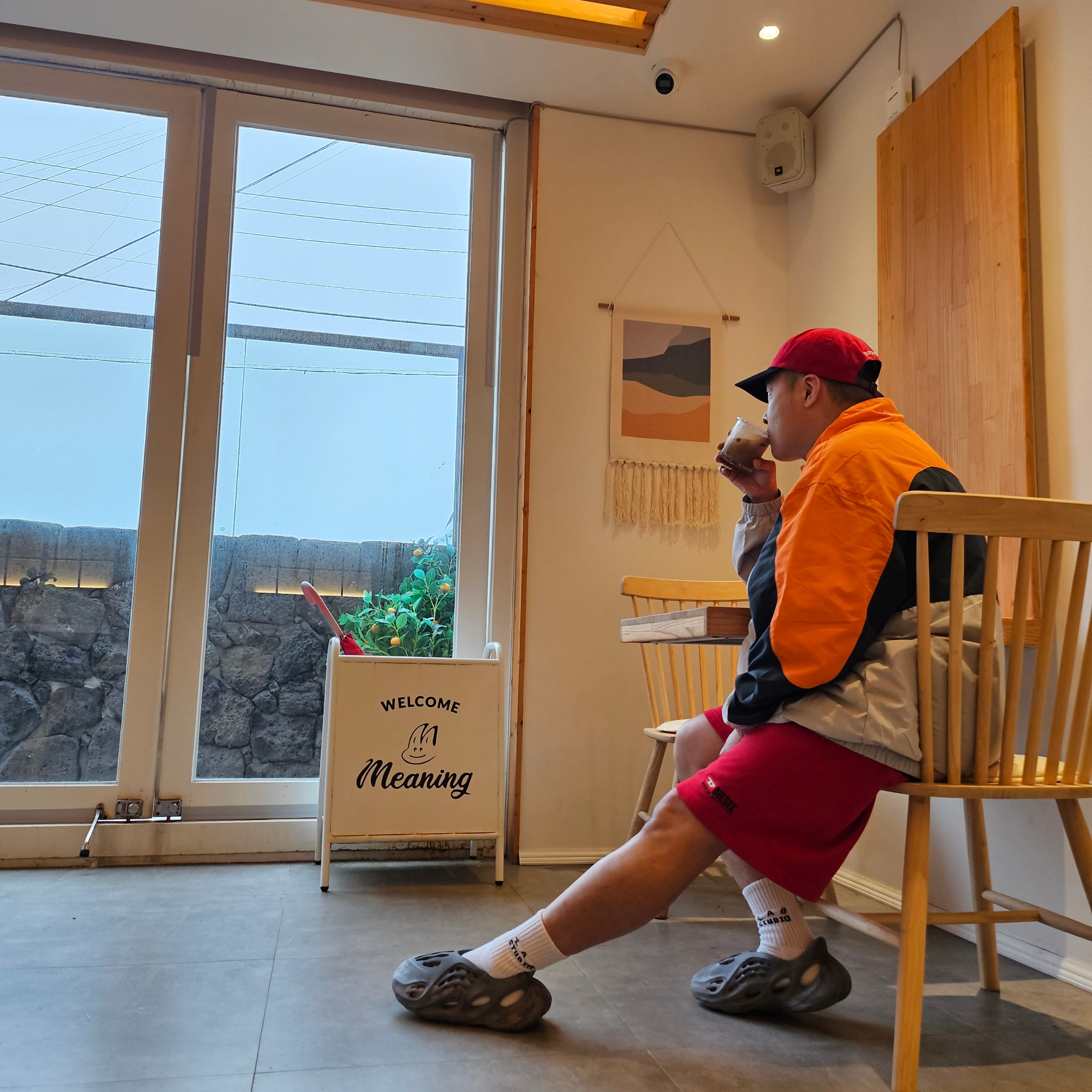 Supreme 2-Tone S Logo 6-Panel Red - 24SS, Supreme Curve Track Jacket Grey - 24SS 착용 스타일 - 3
