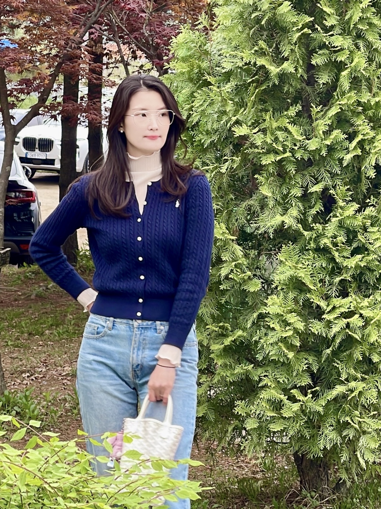 Goyard Poitiers Claire-Voie Bag Powder Pink, Jellycat Bashful Bunny Bag Charm Tulip 착용 스타일 - 1