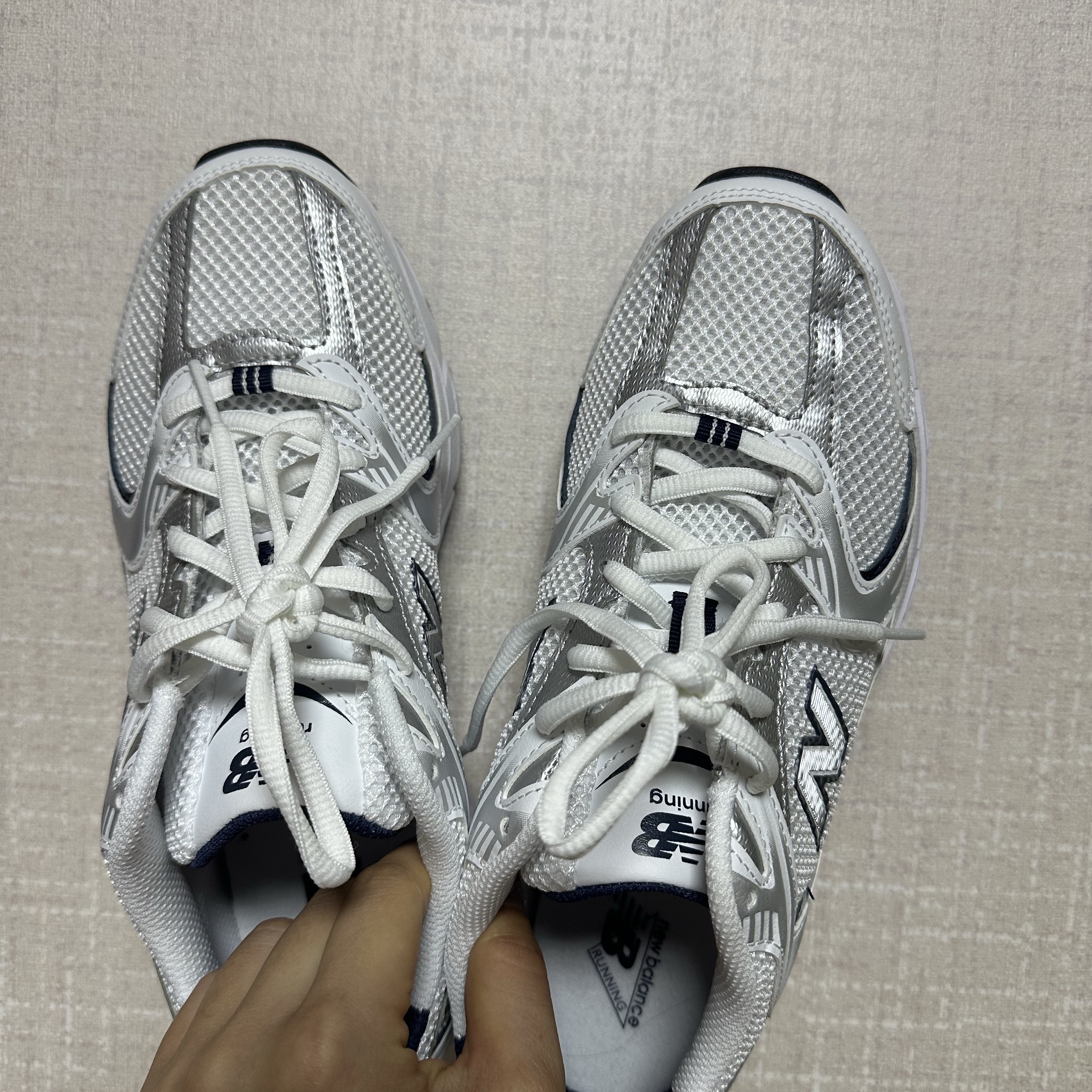 New Balance 530 White 착용 스타일