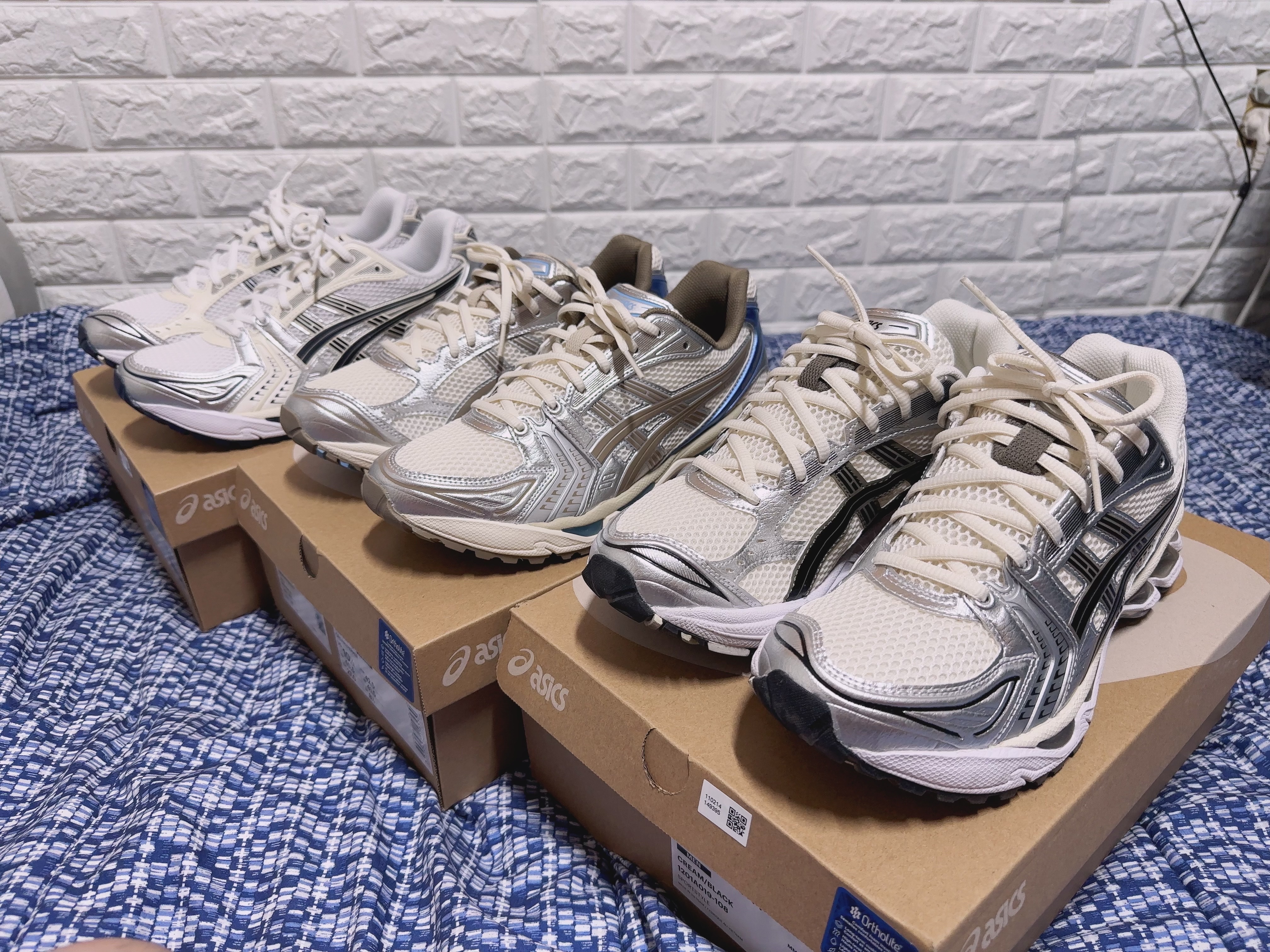 (W) Asics Gel-Kayano 14 White Midnight, (W) Asics Gel-Kayano 14 Cream Pepper 착용 스타일 - 1