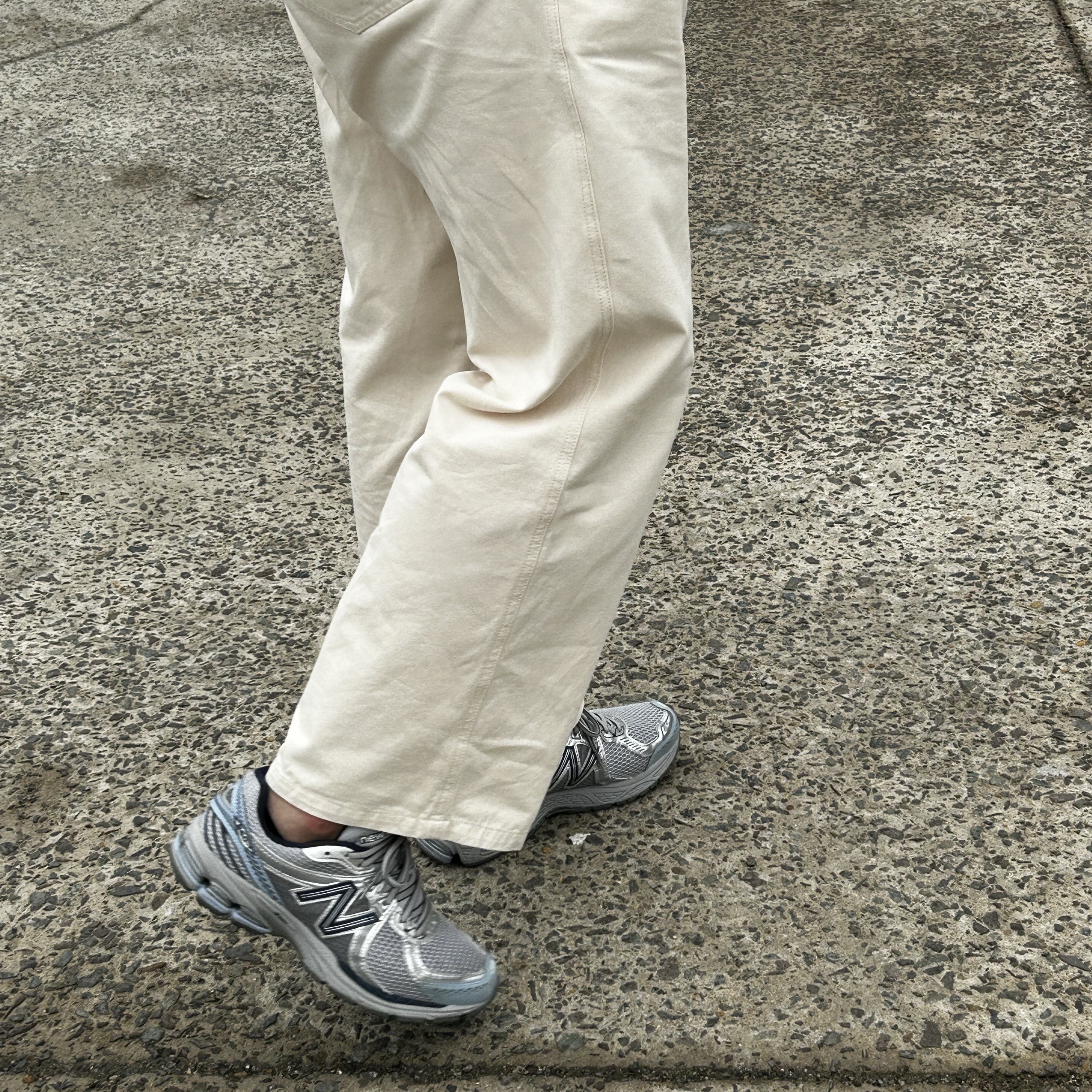 New Balance 860v2 Arctic Grey 착용 스타일 - 2
