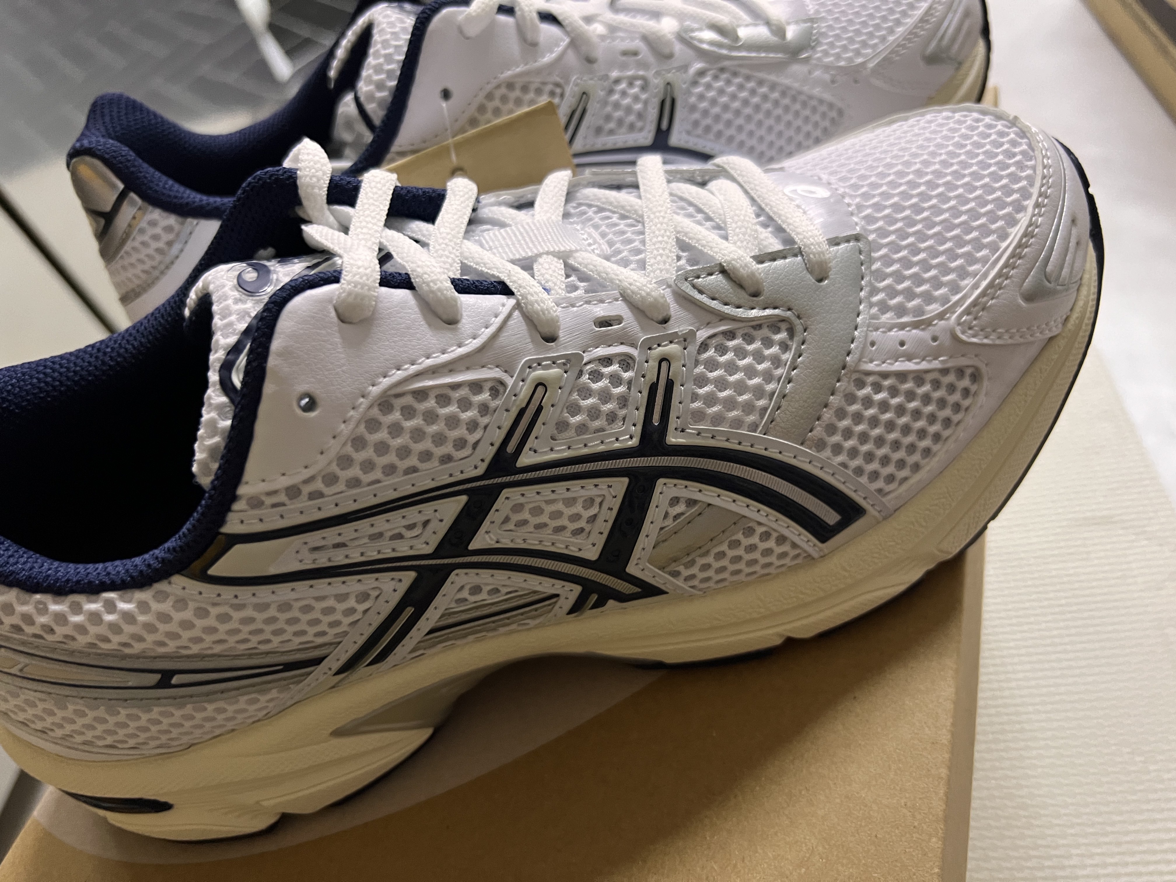 (W) Asics Gel-1130 White Midnight 착용 스타일