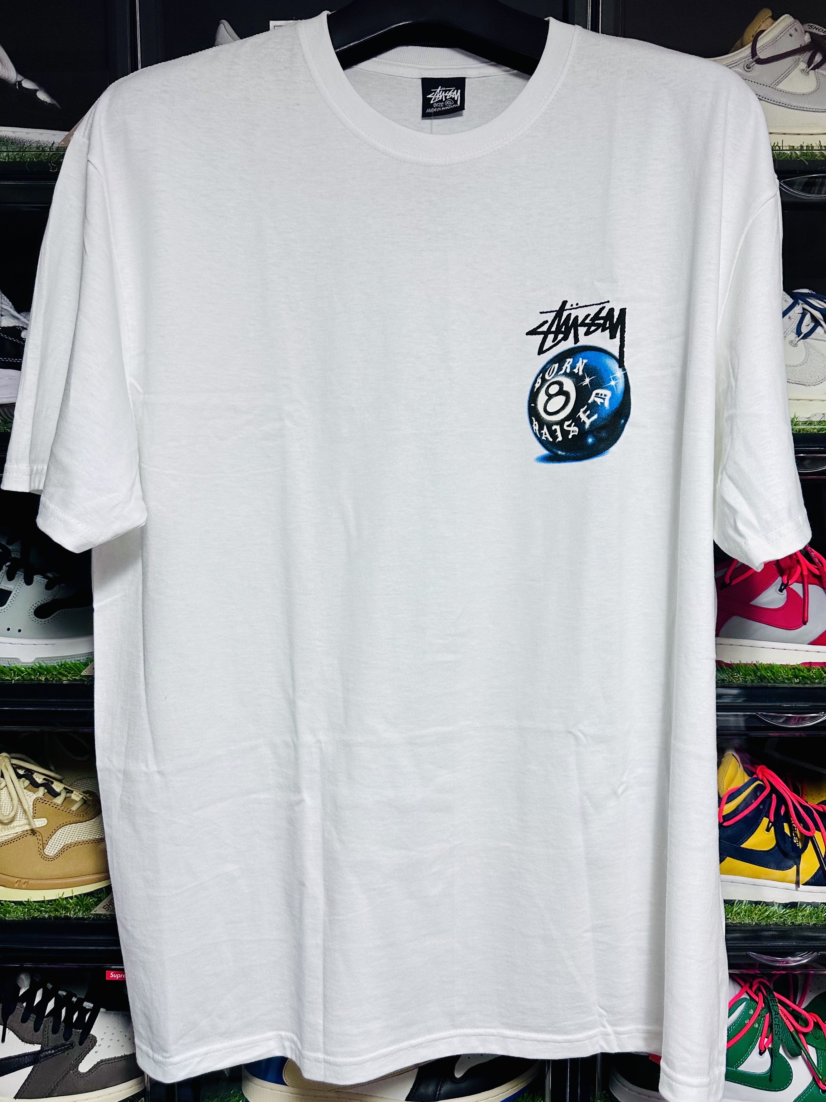 Stussy x Born X Raised 8 Ball T-Shirt White 착용 스타일 - 1