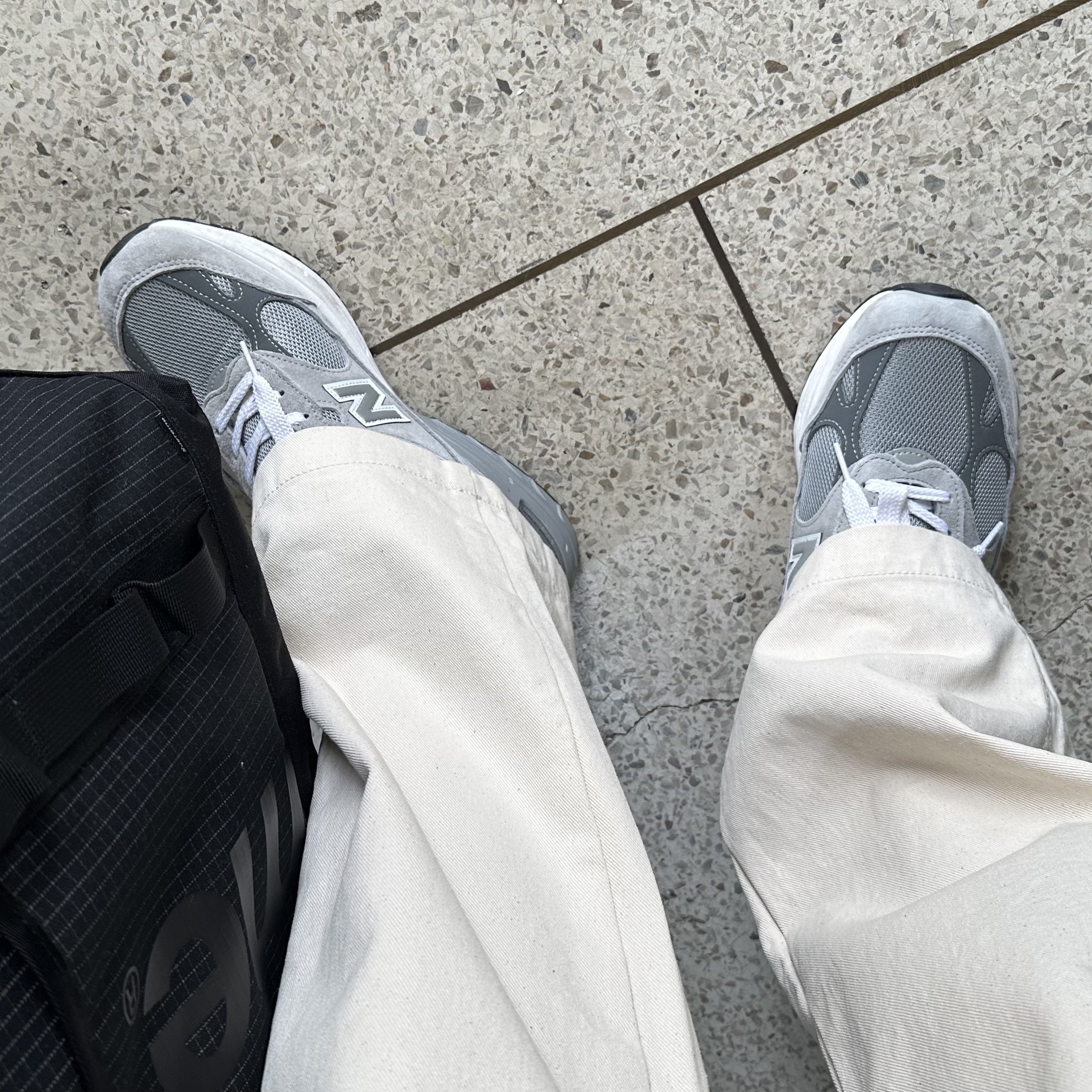 New Balance 993 Made in USA Grey - D Standard, Supreme Tote Bag Black - 24SS 착용 스타일