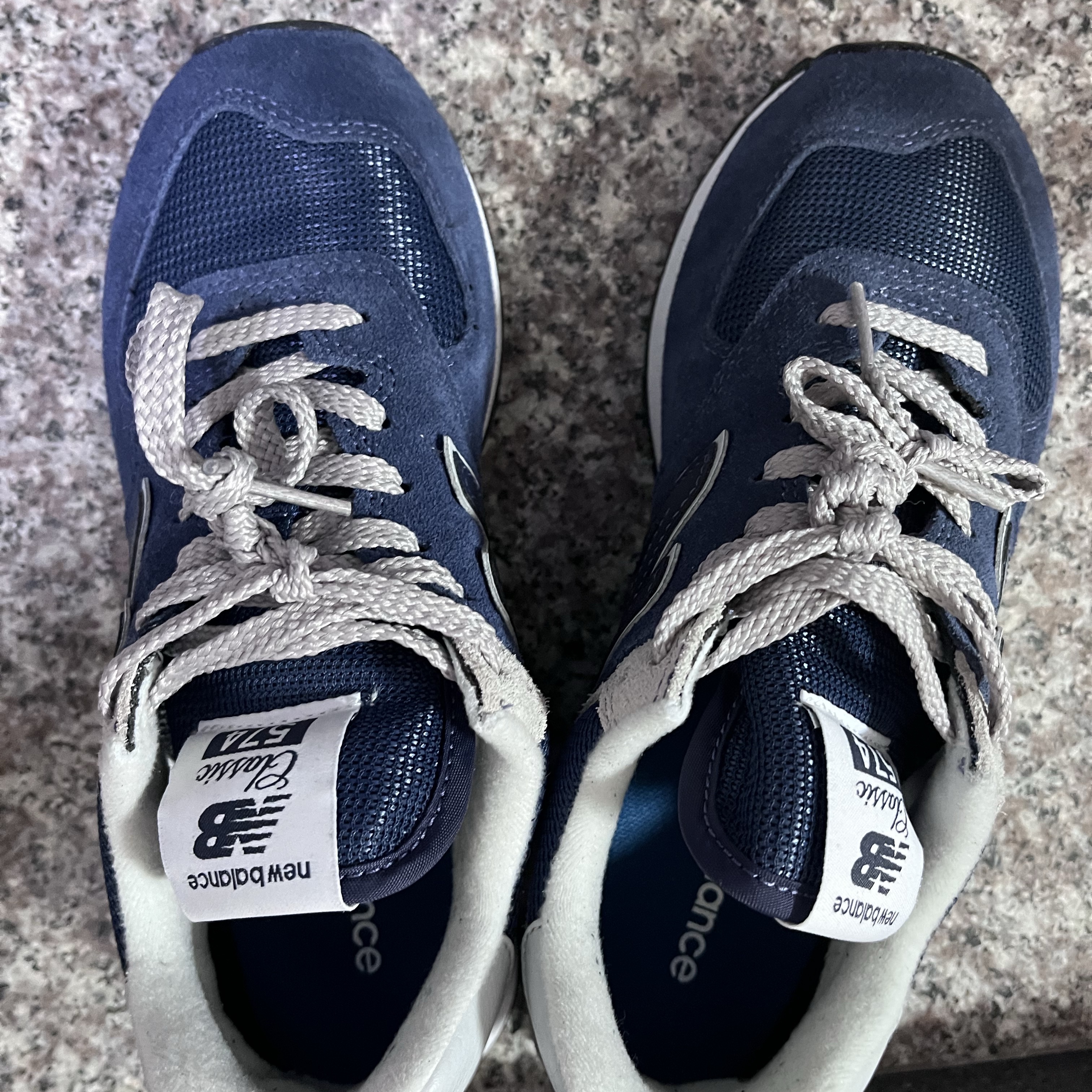 (W) New Balance 574 Navy - B Standard 착용 스타일