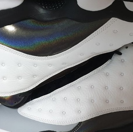 Jordan 13 Retro Barons Hologram 착용 스타일