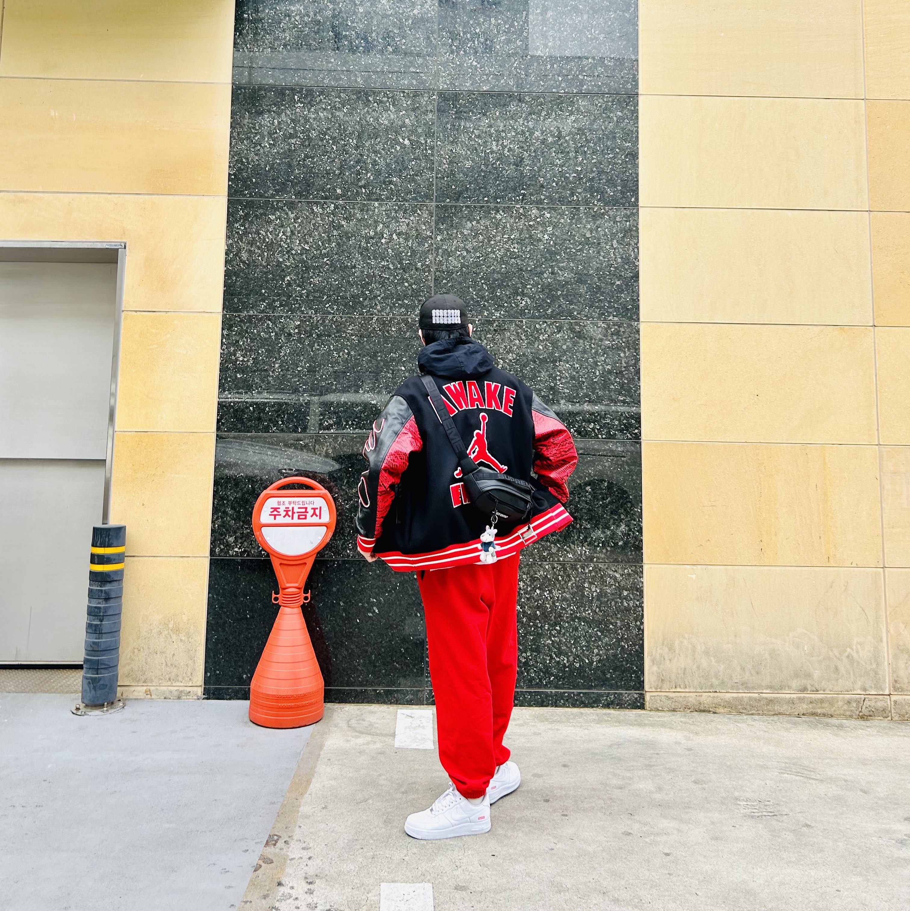 Jordan x Awake NY Varsity Jacket University Red (FQ5439-657), Supreme Sharpie Box Logo New Era Black - 24SS 착용 스타일