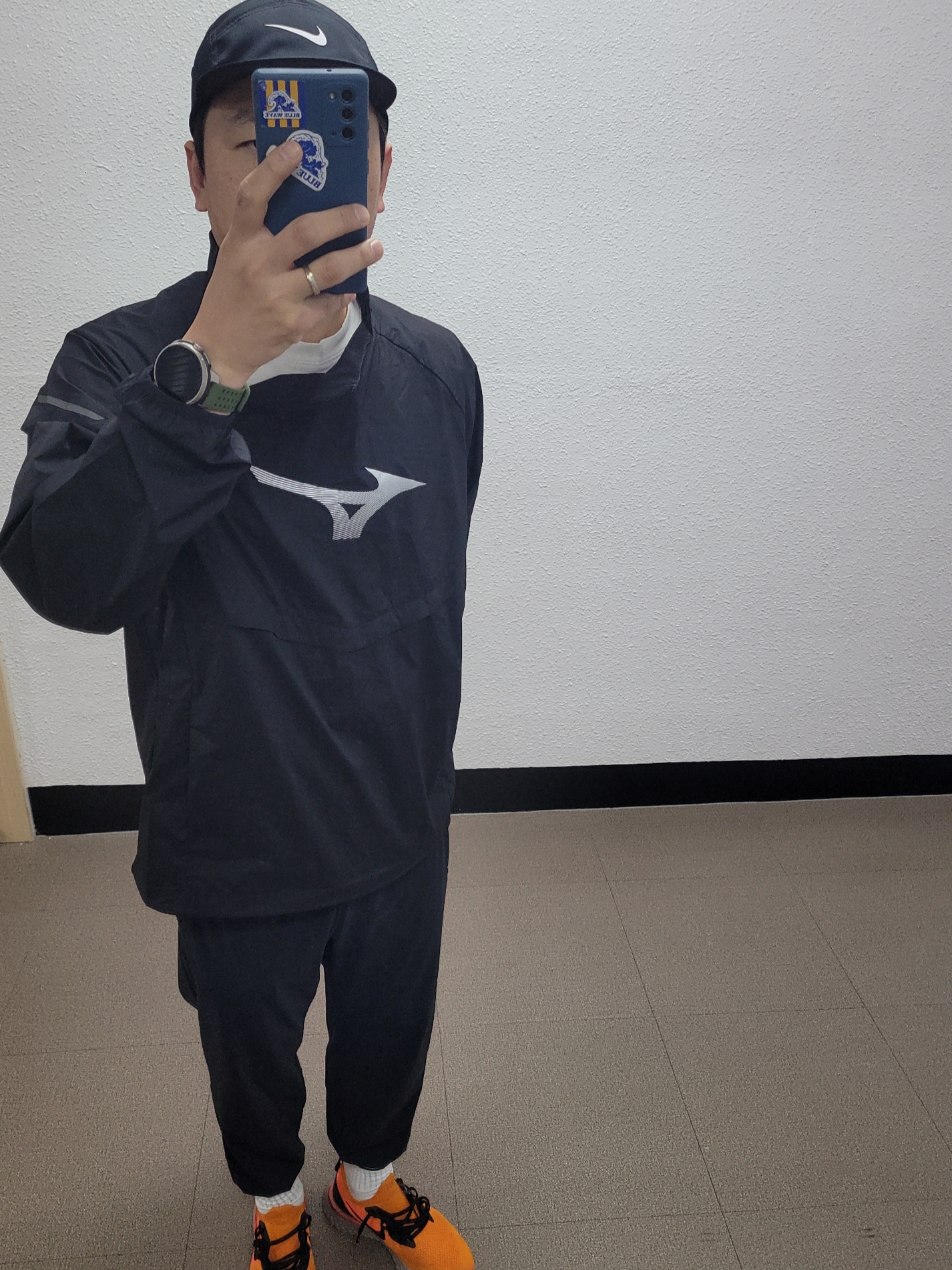 Nike Dri-Fit AeroBill Featherlight Perforated Running Cap Black, Suunto Race 49mm Titanium Grade 5 Charcoal (Korean Ver.) 착용 스타일