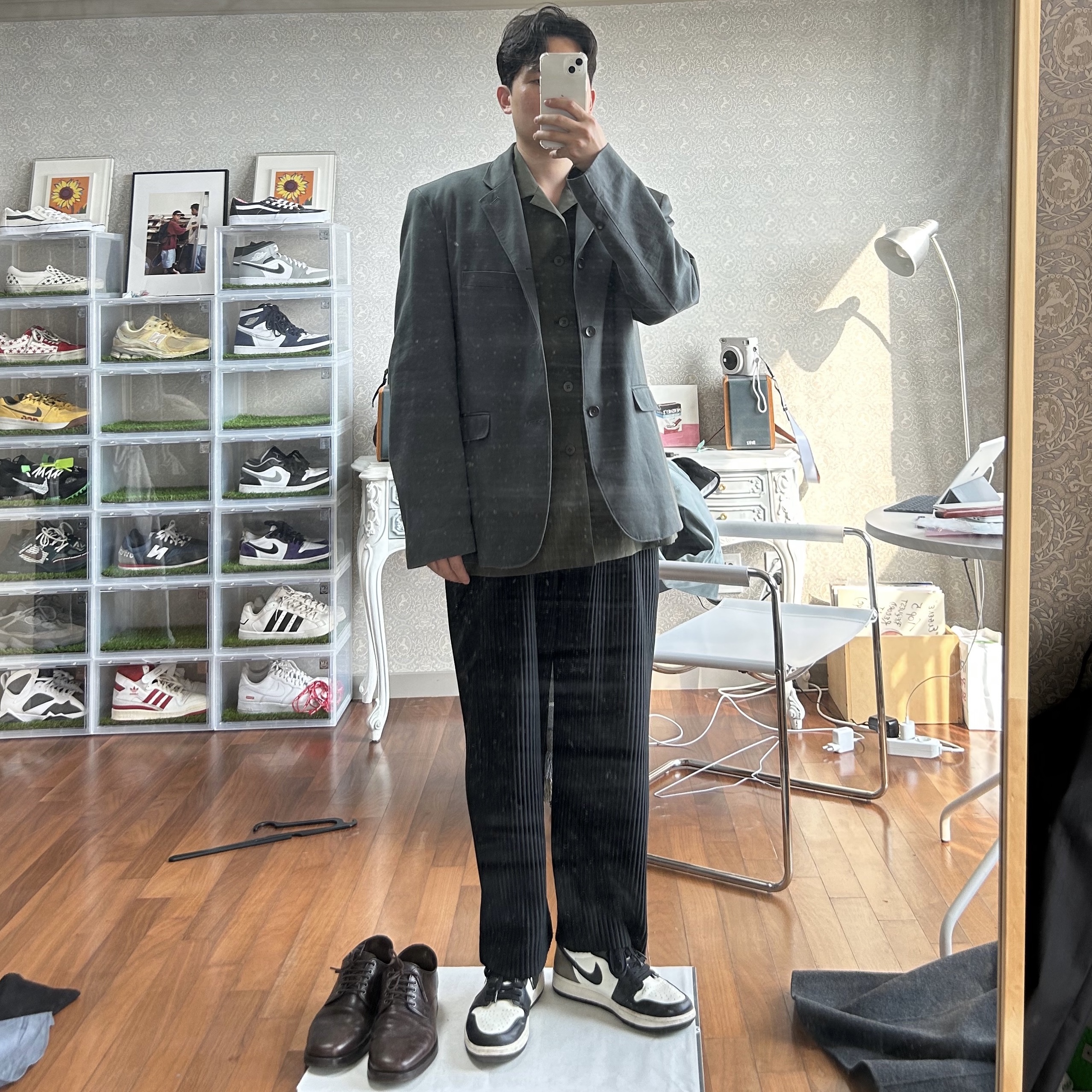 Jordan 1 Retro High OG Black Mocha 착용 스타일 - 1