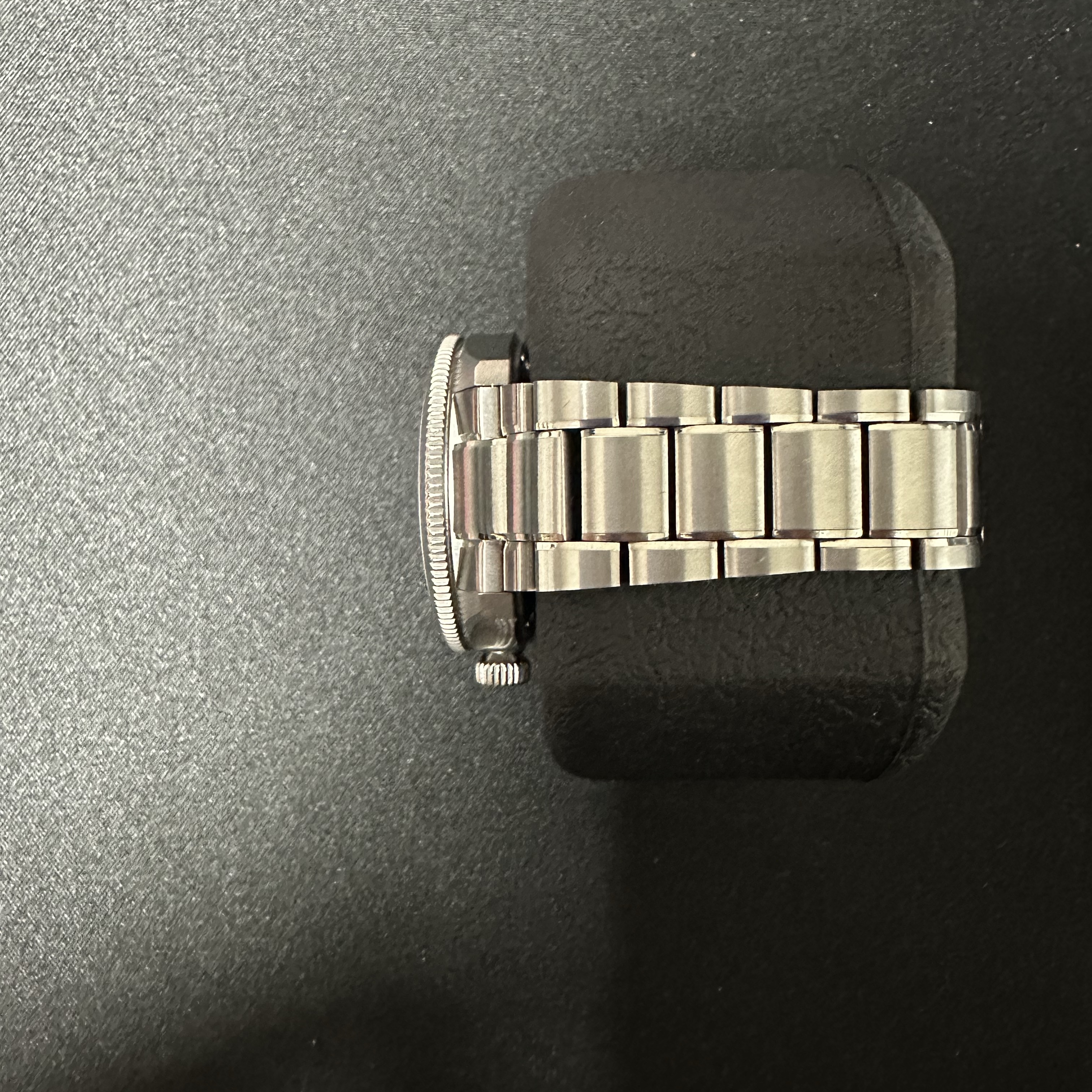 Longines x Hodinkee Limited Edition Spirit Zulu Time Automatic Titanium Washed Black 착용 스타일 - 3
