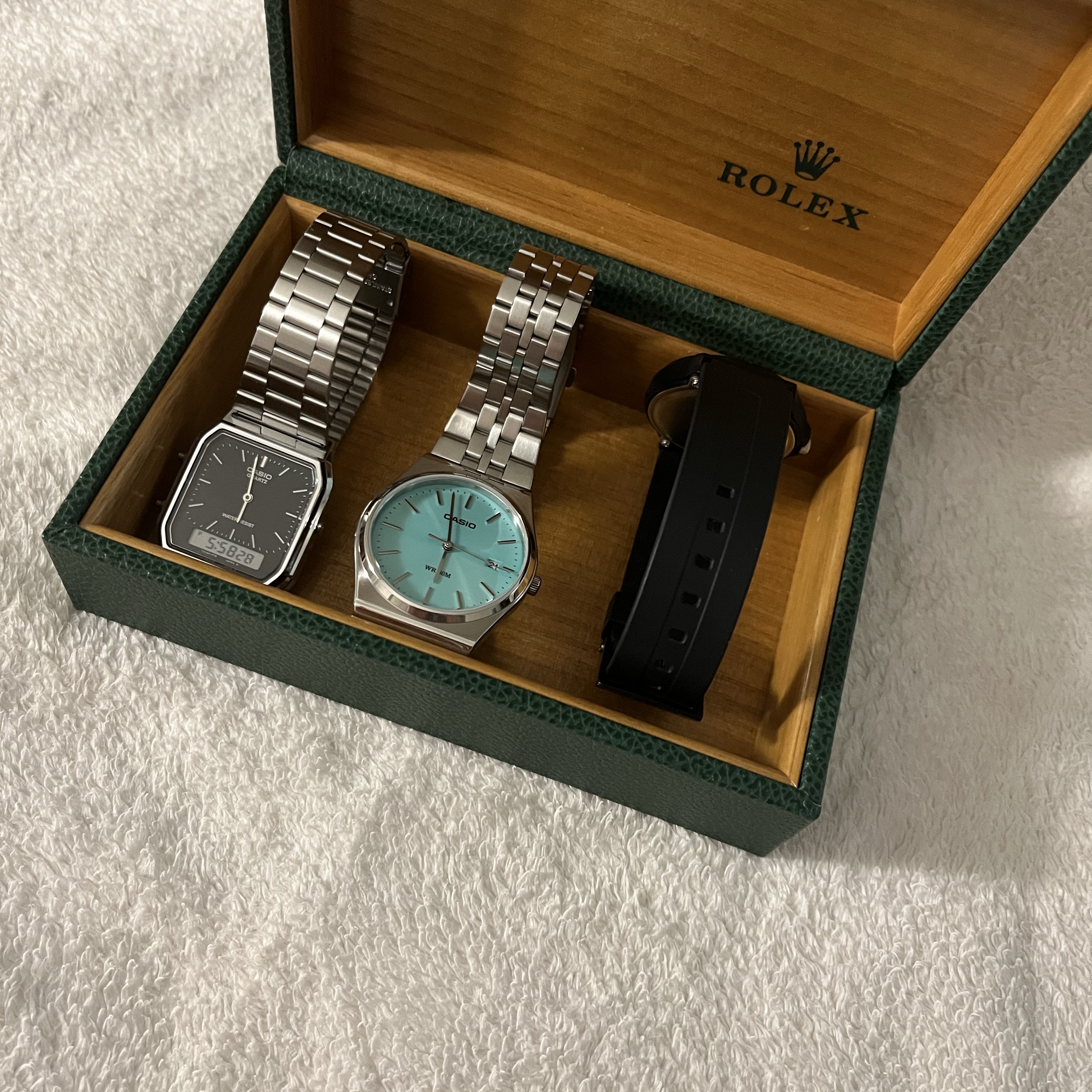 Casio AQ-230A-1DMQ 착용 스타일