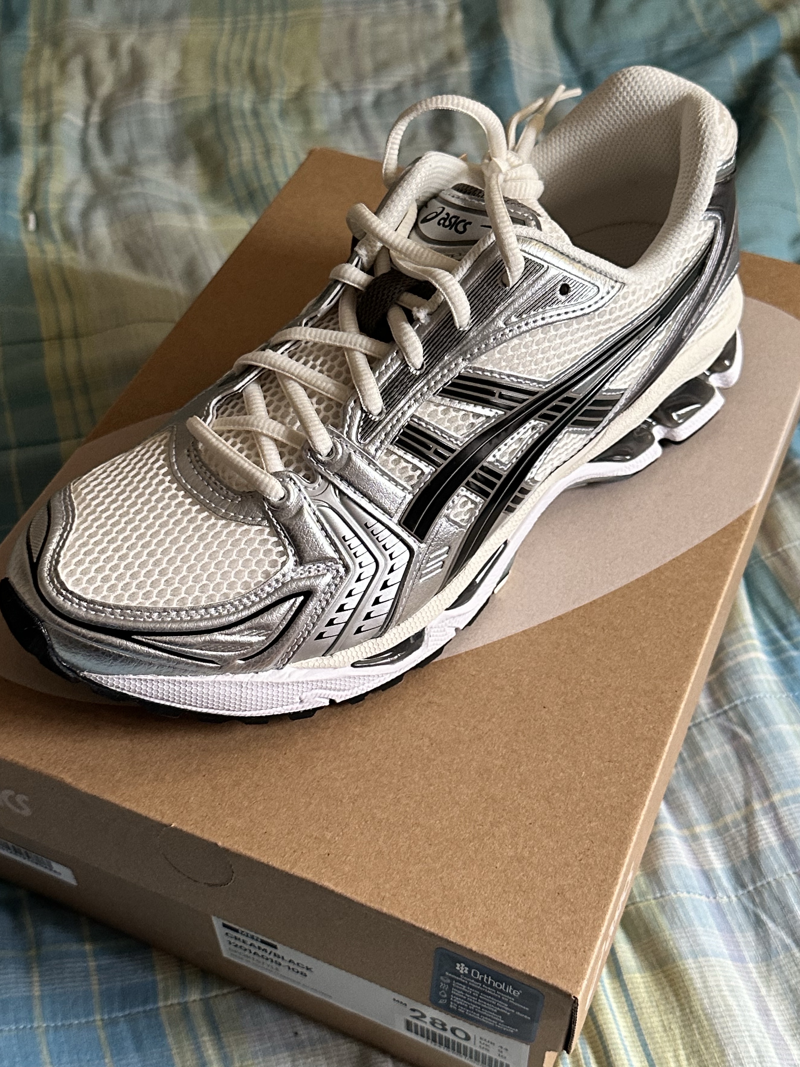 Asics Gel-Kayano 14 Cream Black 착용 스타일 - 1