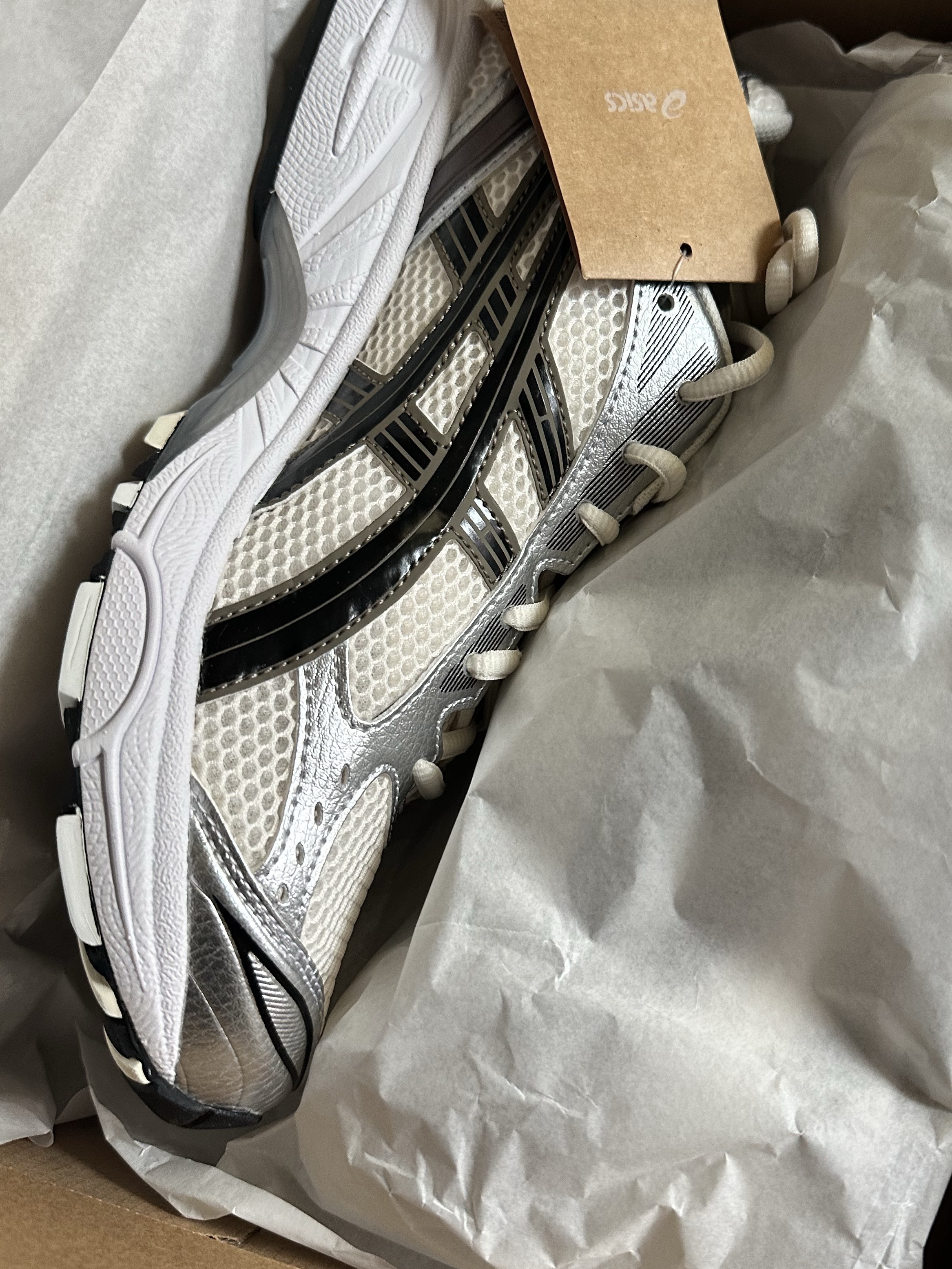 Asics Gel-Kayano 14 Cream Black 착용 스타일 - 2